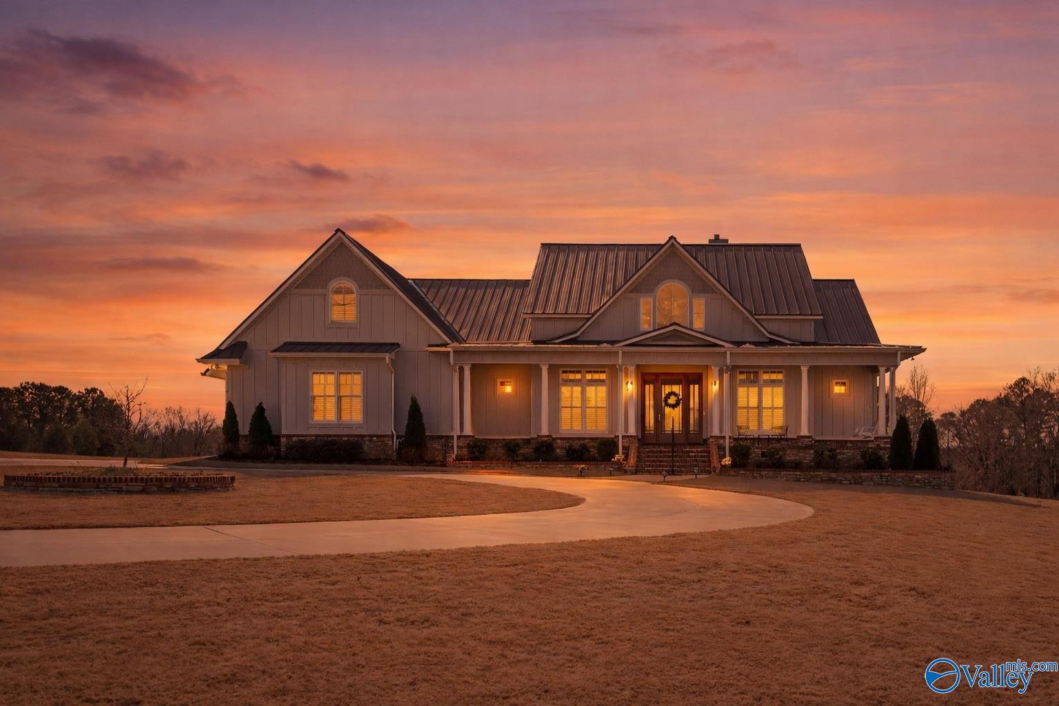 Guntersville, Alabama, 35976, United States, 3 Bedrooms Bedrooms, ,3 BathroomsBathrooms,Residential,Active,2011430