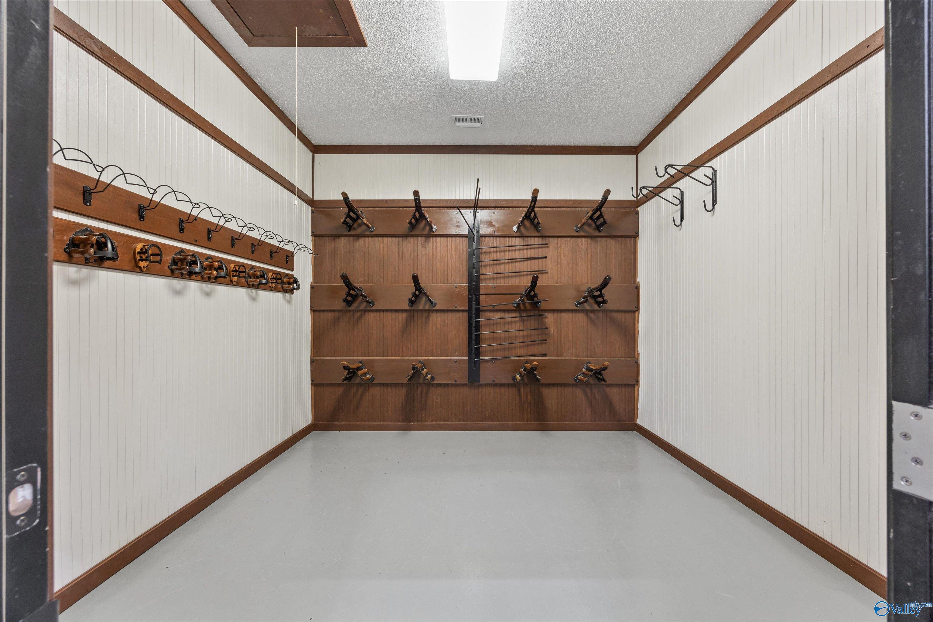 New Hope, Alabama, 35760, United States, 4 Bedrooms Bedrooms, ,5 BathroomsBathrooms,Residential,Active,1954007