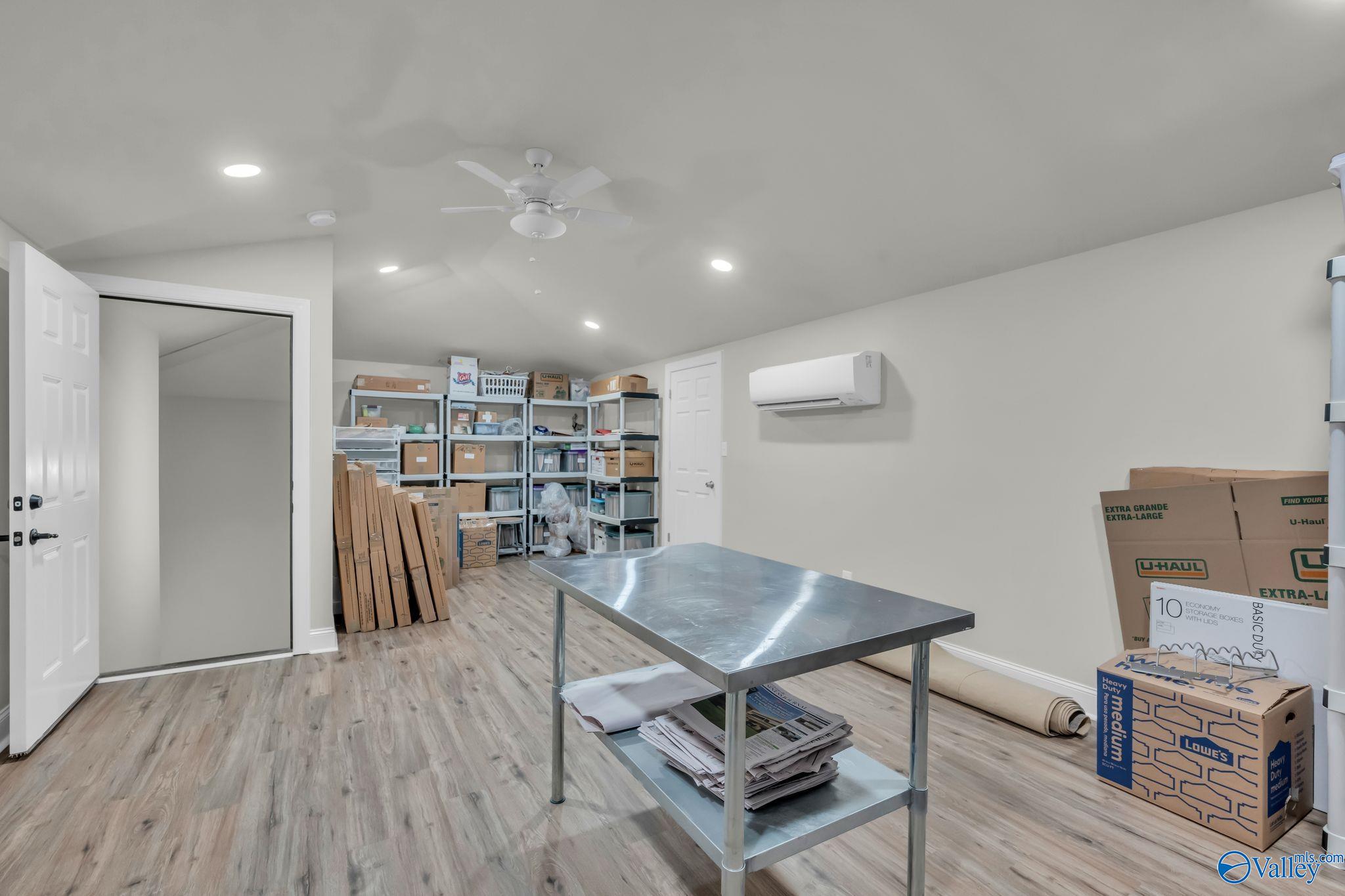 Huntsville, Alabama, 35806, United States, 4 Bedrooms Bedrooms, ,5 BathroomsBathrooms,Residential,Active,1985848