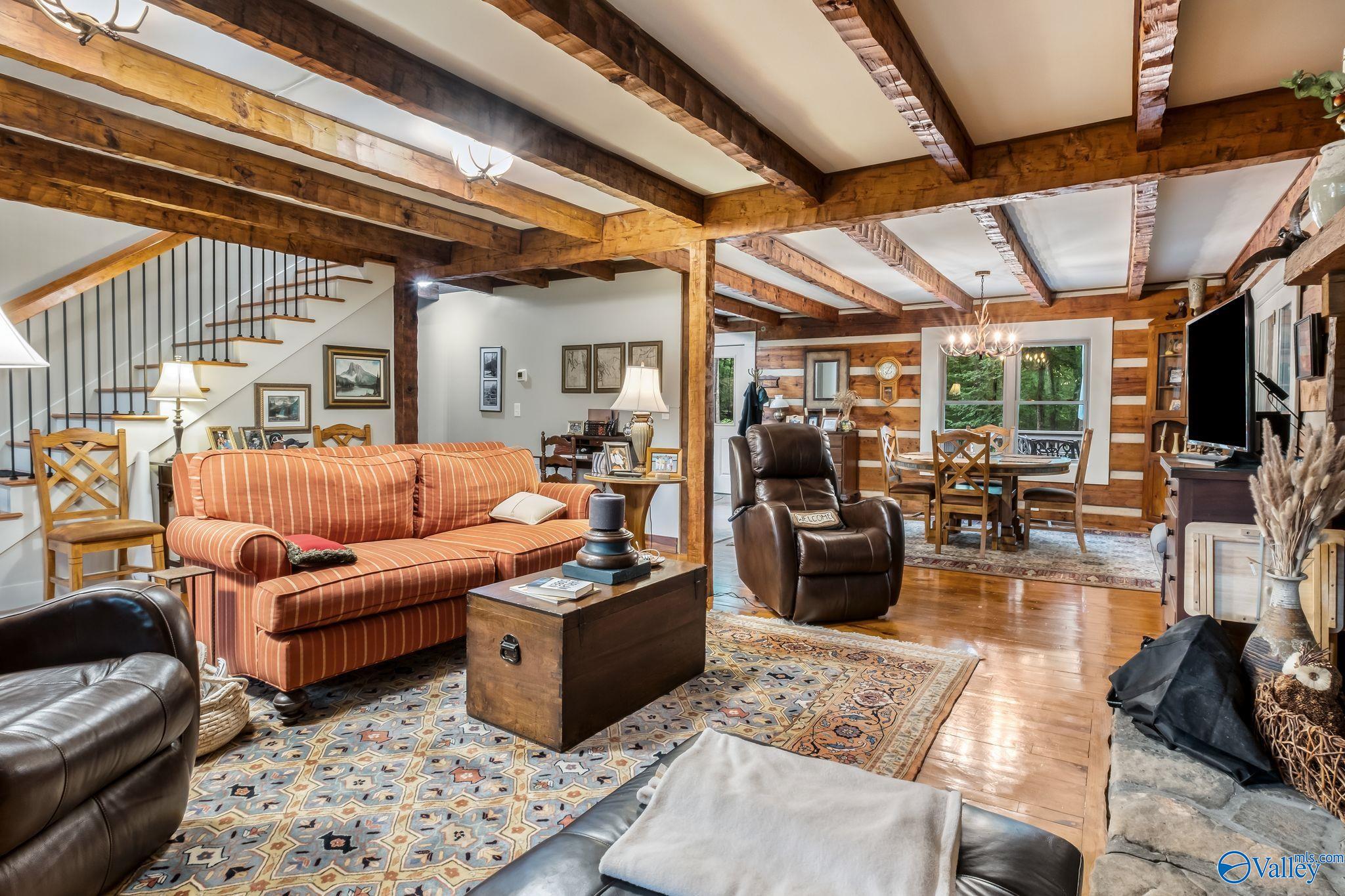 Guntersville, Alabama, 35976, United States, 5 Bedrooms Bedrooms, ,4 BathroomsBathrooms,Residential,Active,1880005