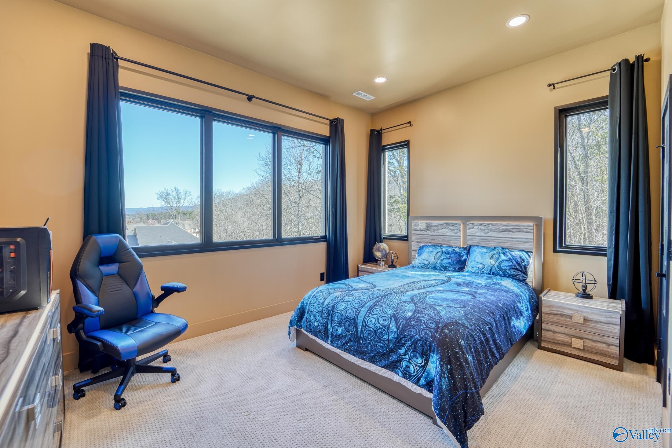 Huntsville, Alabama, 35803, United States, 4 Bedrooms Bedrooms, ,4 BathroomsBathrooms,Residential,Active,1996296