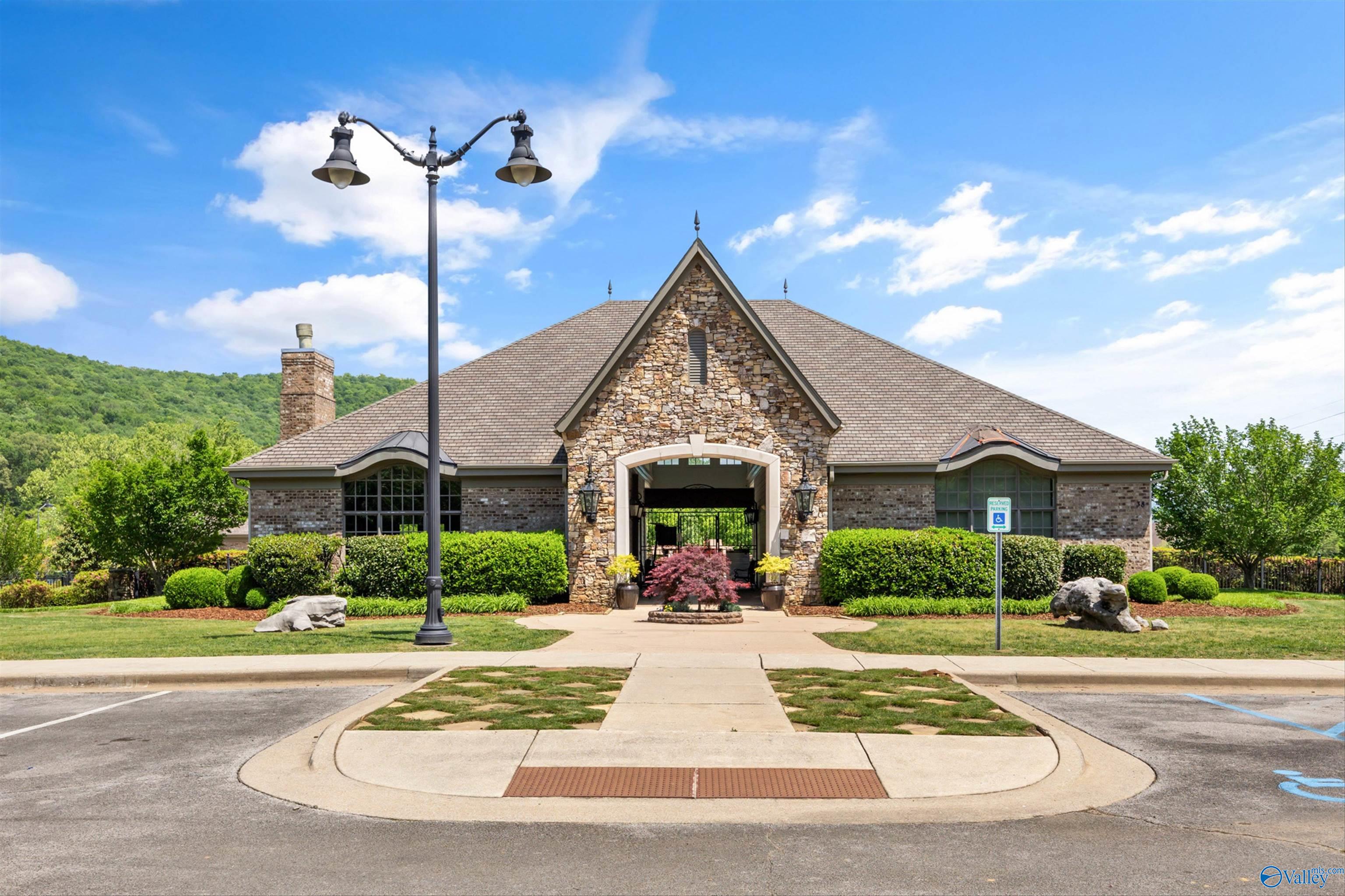 Gurley, Alabama, 35748, United States, 4 Bedrooms Bedrooms, ,4 BathroomsBathrooms,Residential,Active,1781606