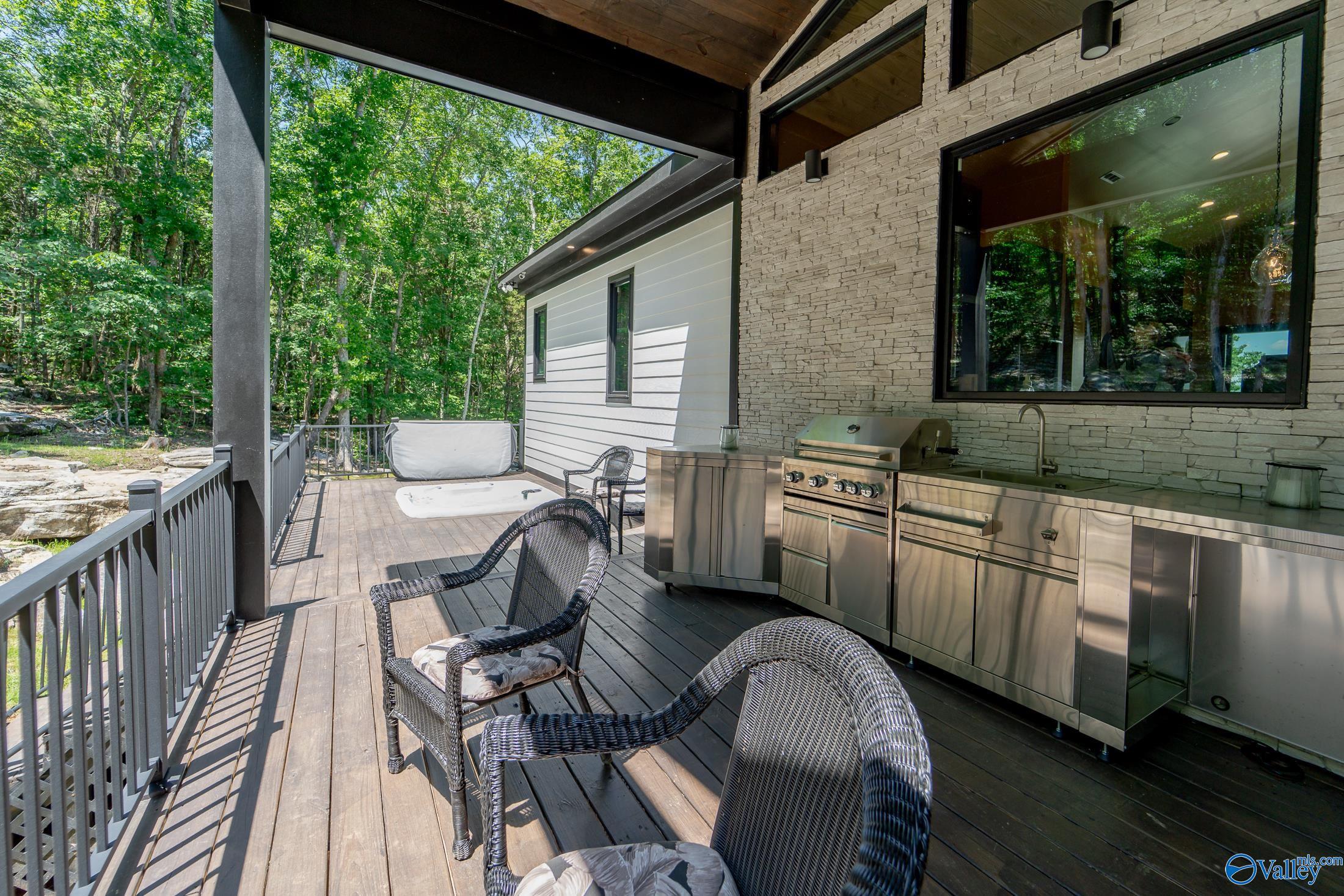 Huntsville, Alabama, 35803, United States, 4 Bedrooms Bedrooms, ,4 BathroomsBathrooms,Residential,Active,1996296