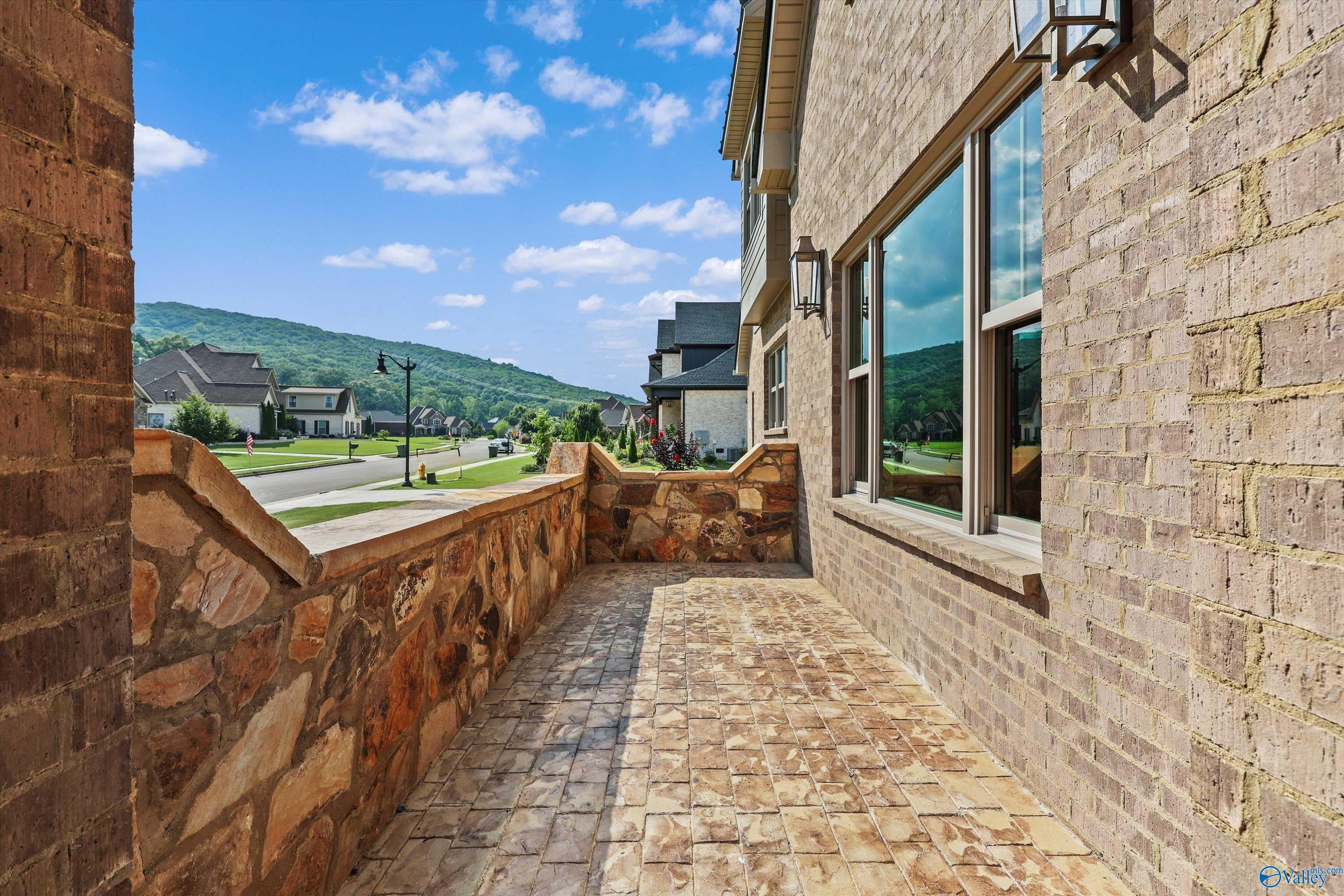 Gurley, Alabama, 35748, United States, 4 Bedrooms Bedrooms, ,4 BathroomsBathrooms,Residential,Active,1781606