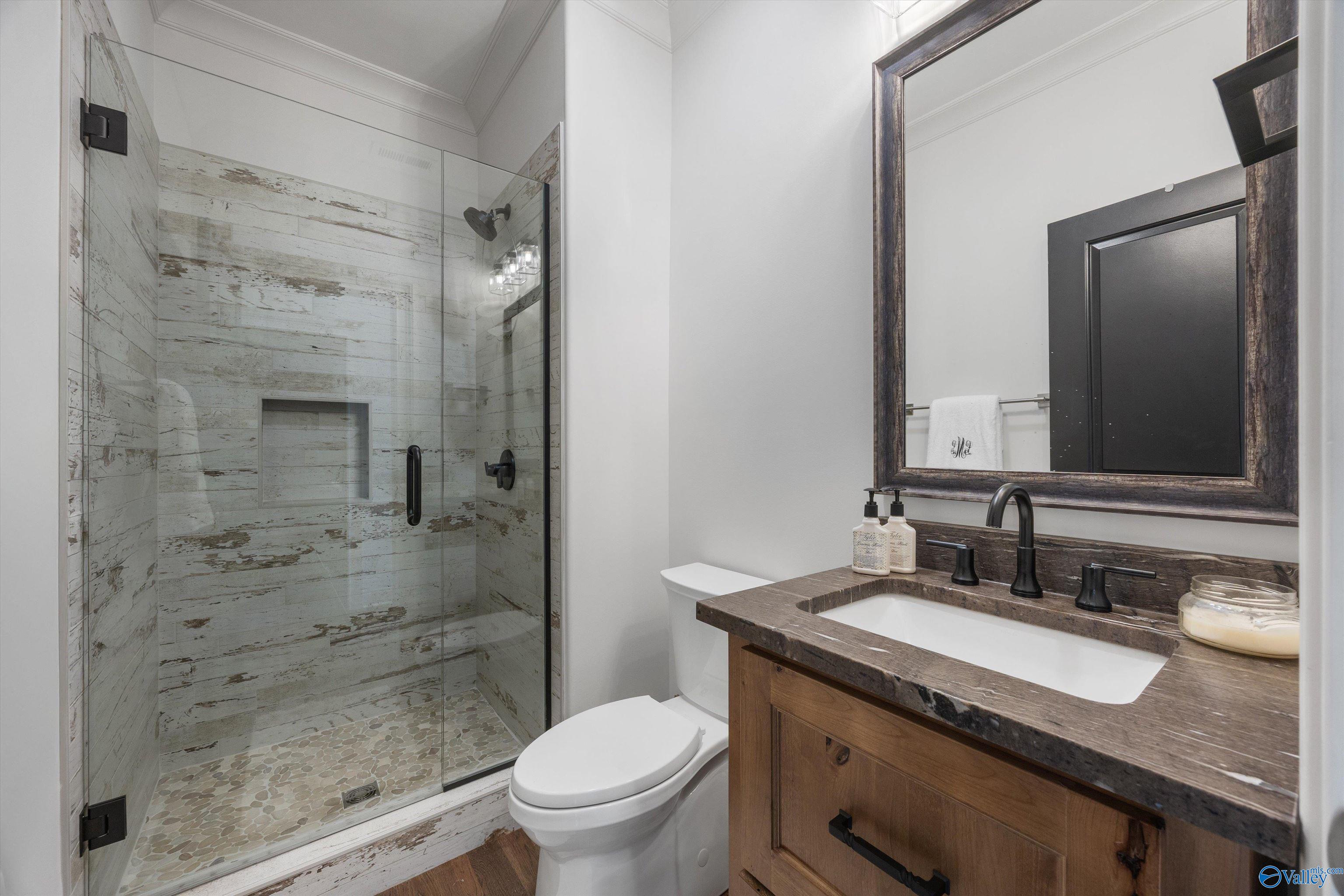 Owens Cross Roads, Alabama, 35763, United States, ,7 BathroomsBathrooms,Residential,Active,1799402