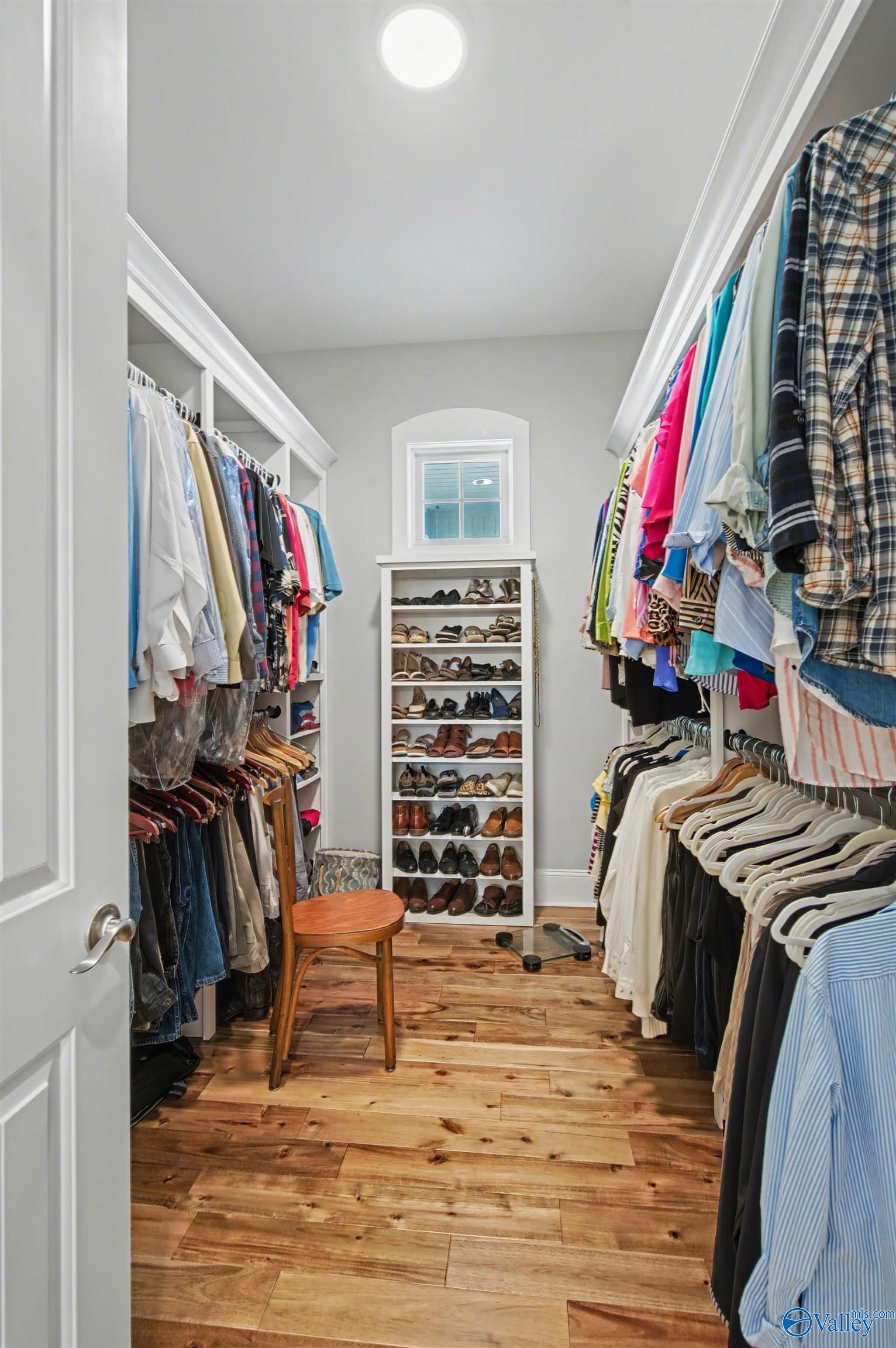 Guntersville, Alabama, 35976, United States, 3 Bedrooms Bedrooms, ,3 BathroomsBathrooms,Residential,Active,2011430