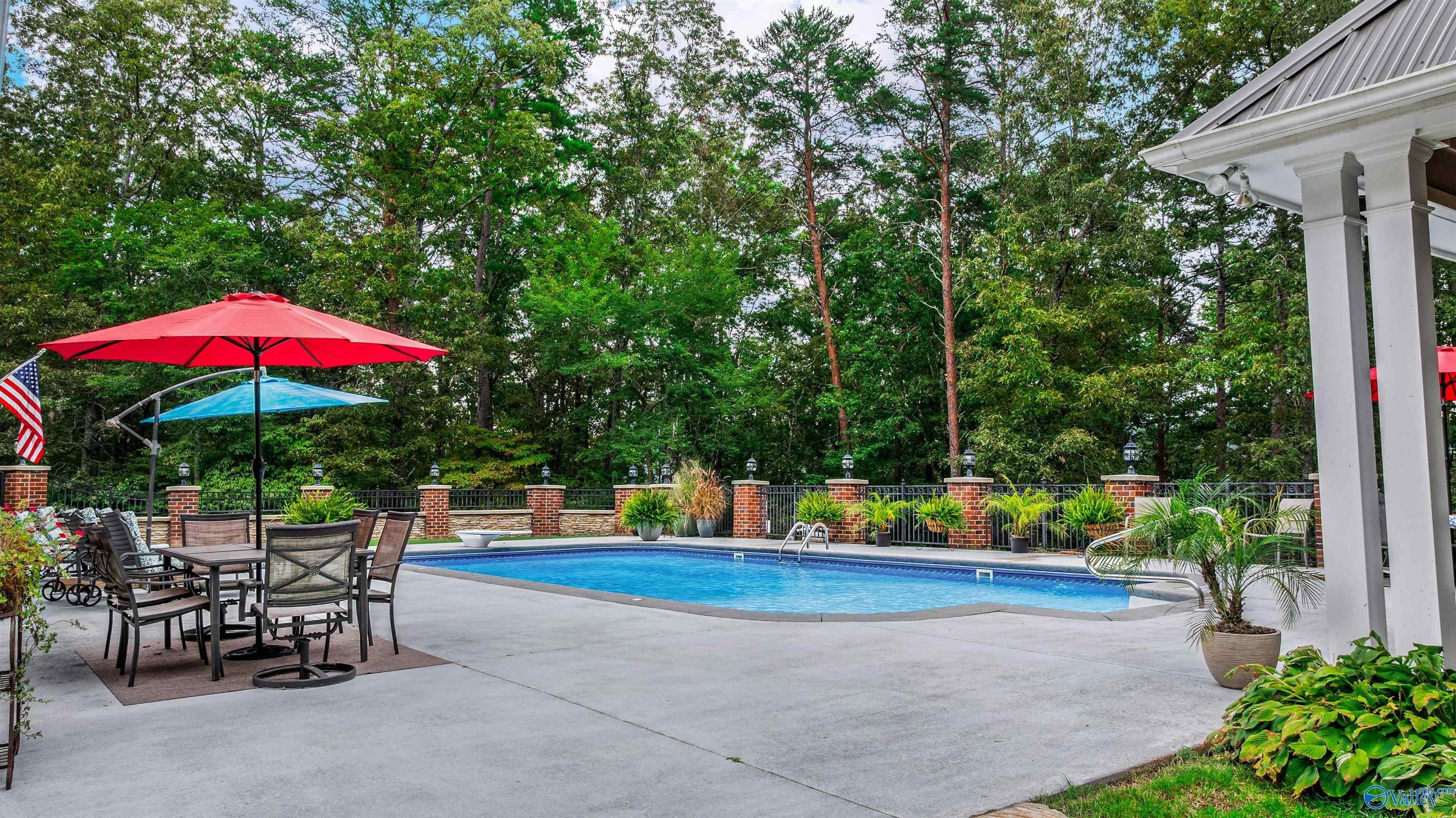 Fort Payne, Alabama, 35968, United States, 4 Bedrooms Bedrooms, ,6 BathroomsBathrooms,Residential,Active,1944095