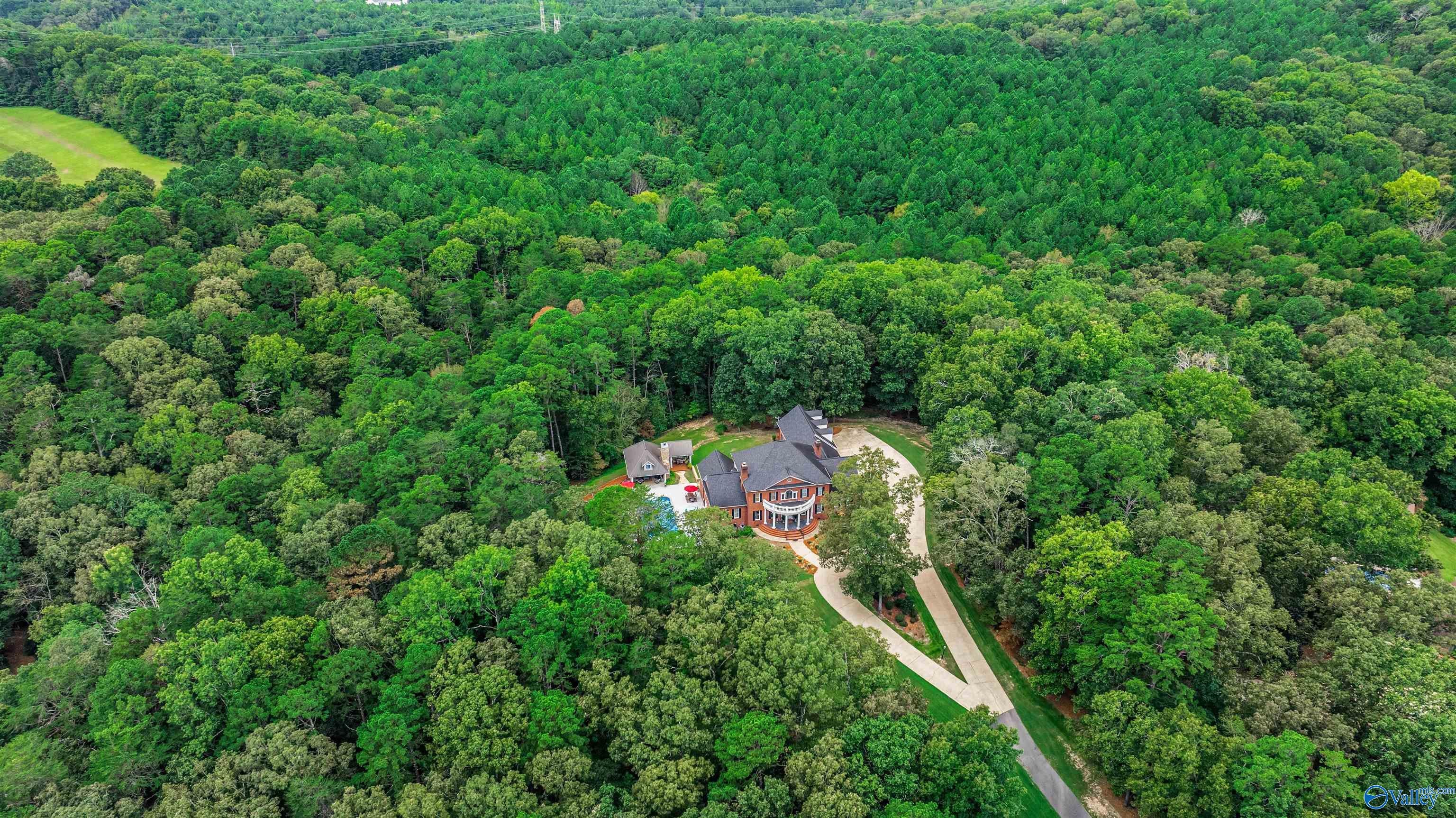 Fort Payne, Alabama, 35968, United States, 4 Bedrooms Bedrooms, ,6 BathroomsBathrooms,Residential,Active,1944095