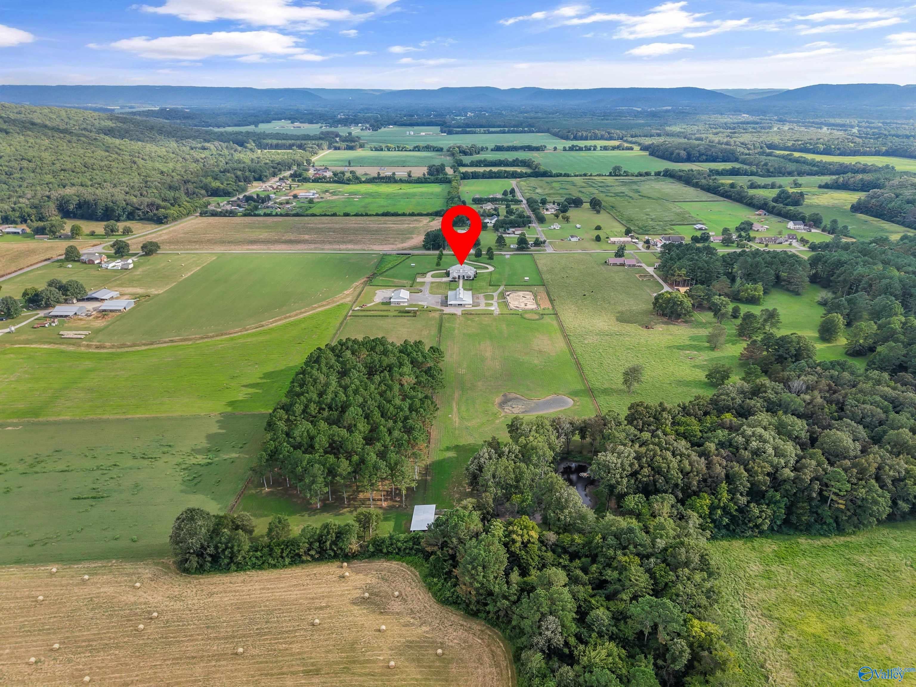 New Hope, Alabama, 35760, United States, 4 Bedrooms Bedrooms, ,5 BathroomsBathrooms,Residential,Active,1954007