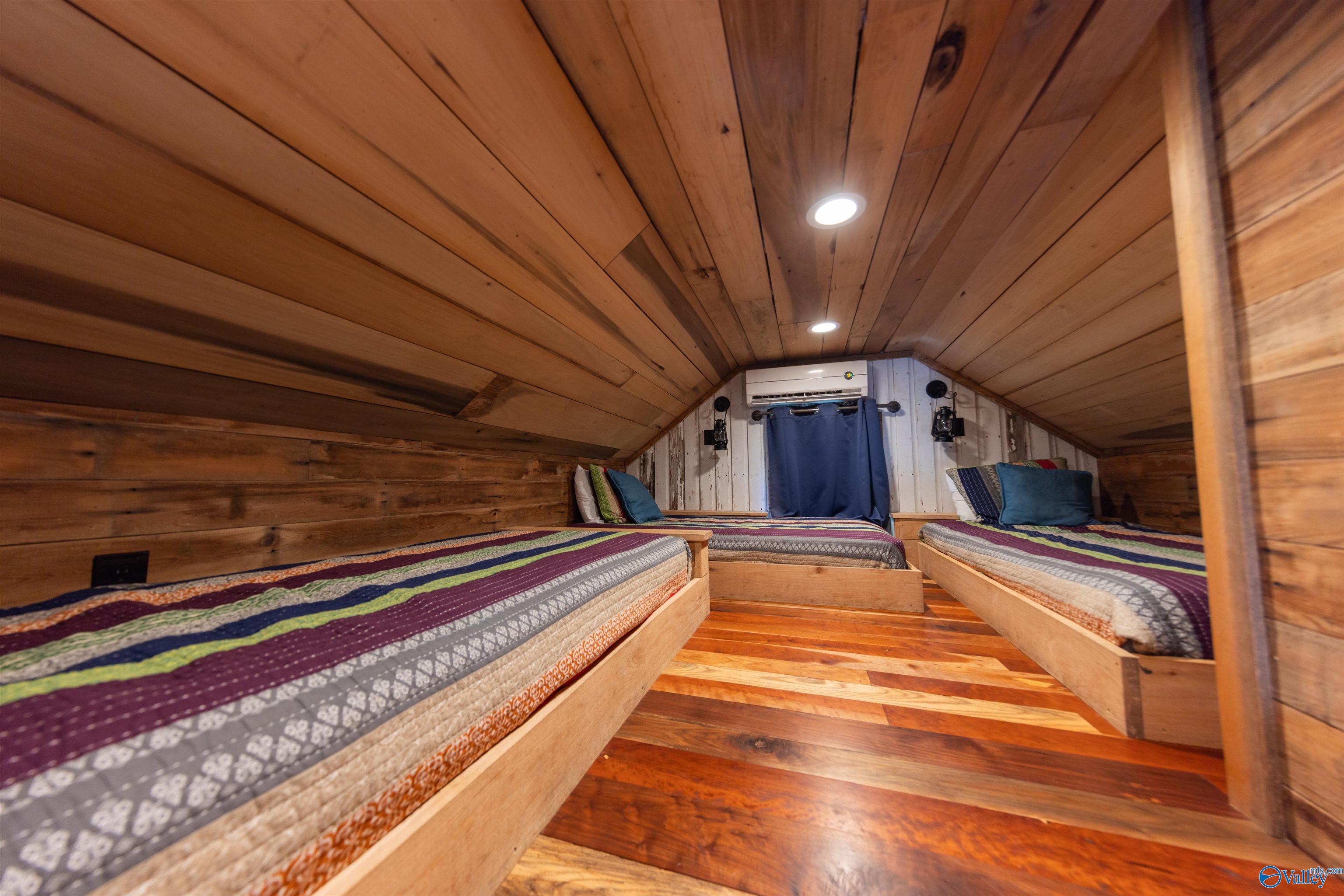 Langston, Alabama, 35755, United States, 5 Bedrooms Bedrooms, ,7 BathroomsBathrooms,Residential,Active,1953425