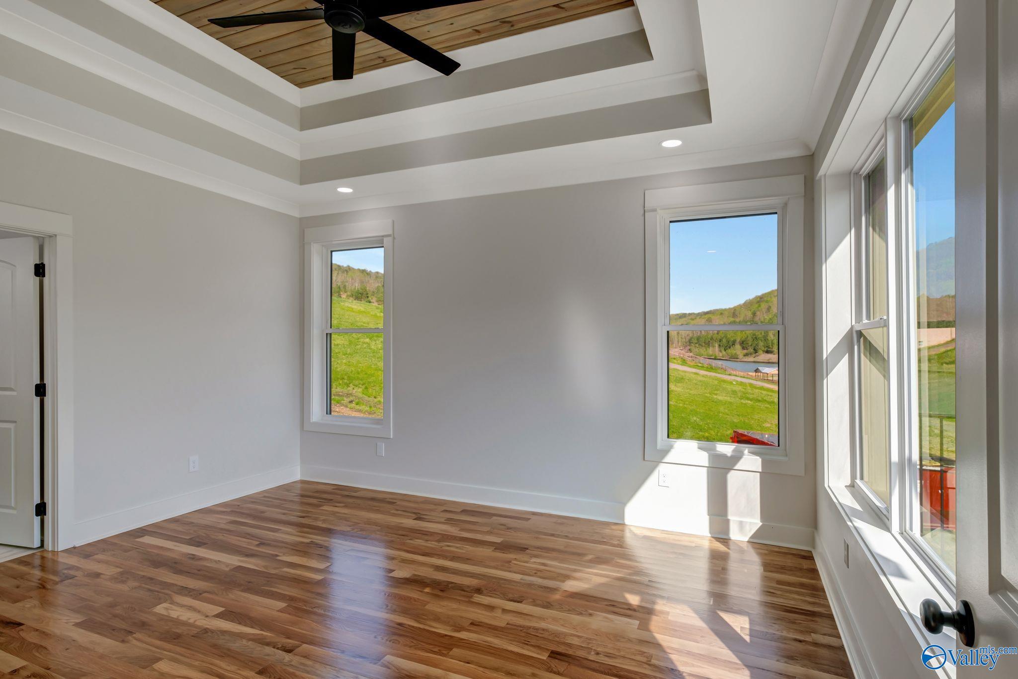 Guntersville, Alabama, 35976, United States, ,4 BathroomsBathrooms,Residential,Active,1702827