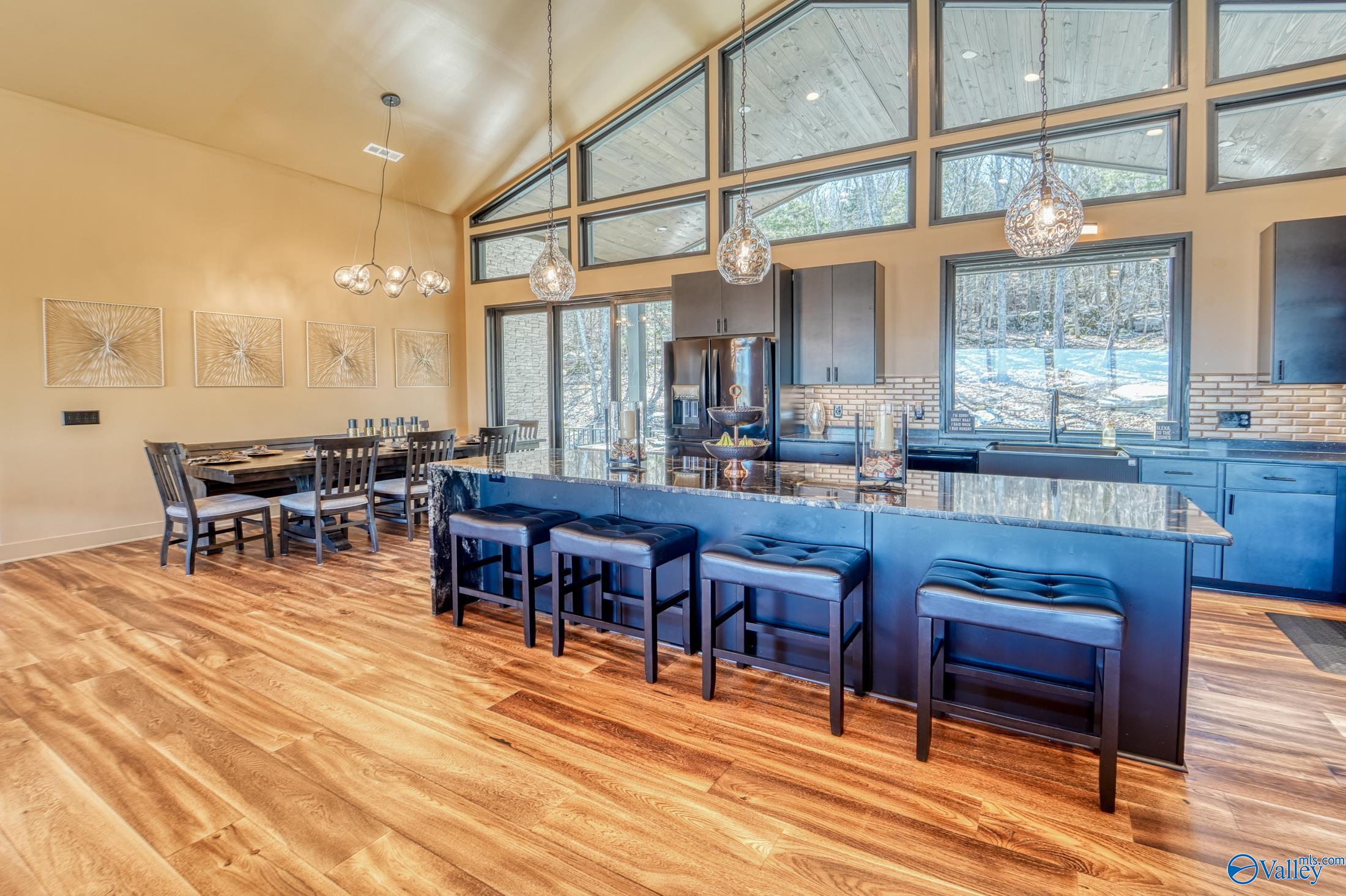 Huntsville, Alabama, 35803, United States, 4 Bedrooms Bedrooms, ,4 BathroomsBathrooms,Residential,Active,1996296