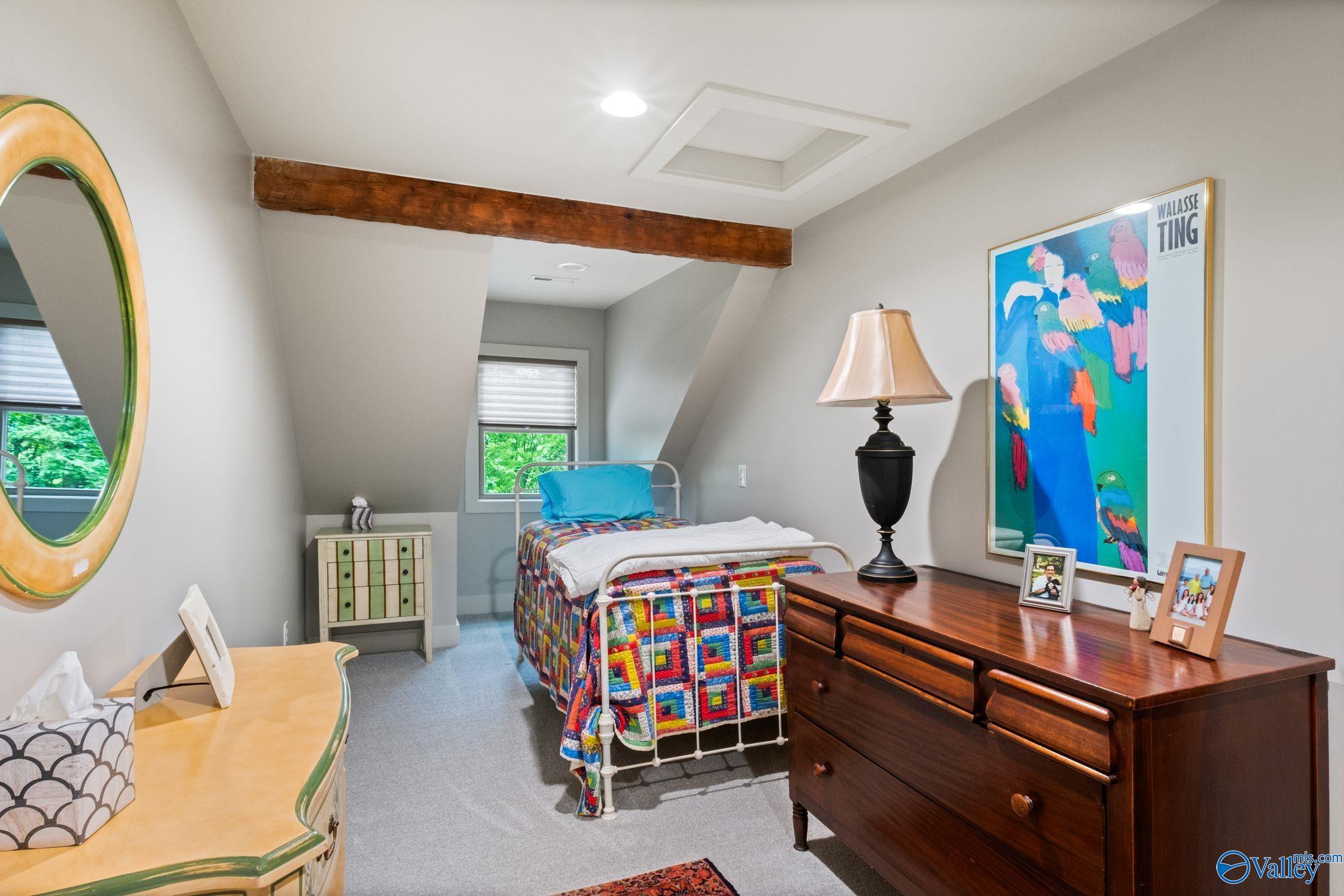 Guntersville, Alabama, 35976, United States, 5 Bedrooms Bedrooms, ,4 BathroomsBathrooms,Residential,Active,1880005