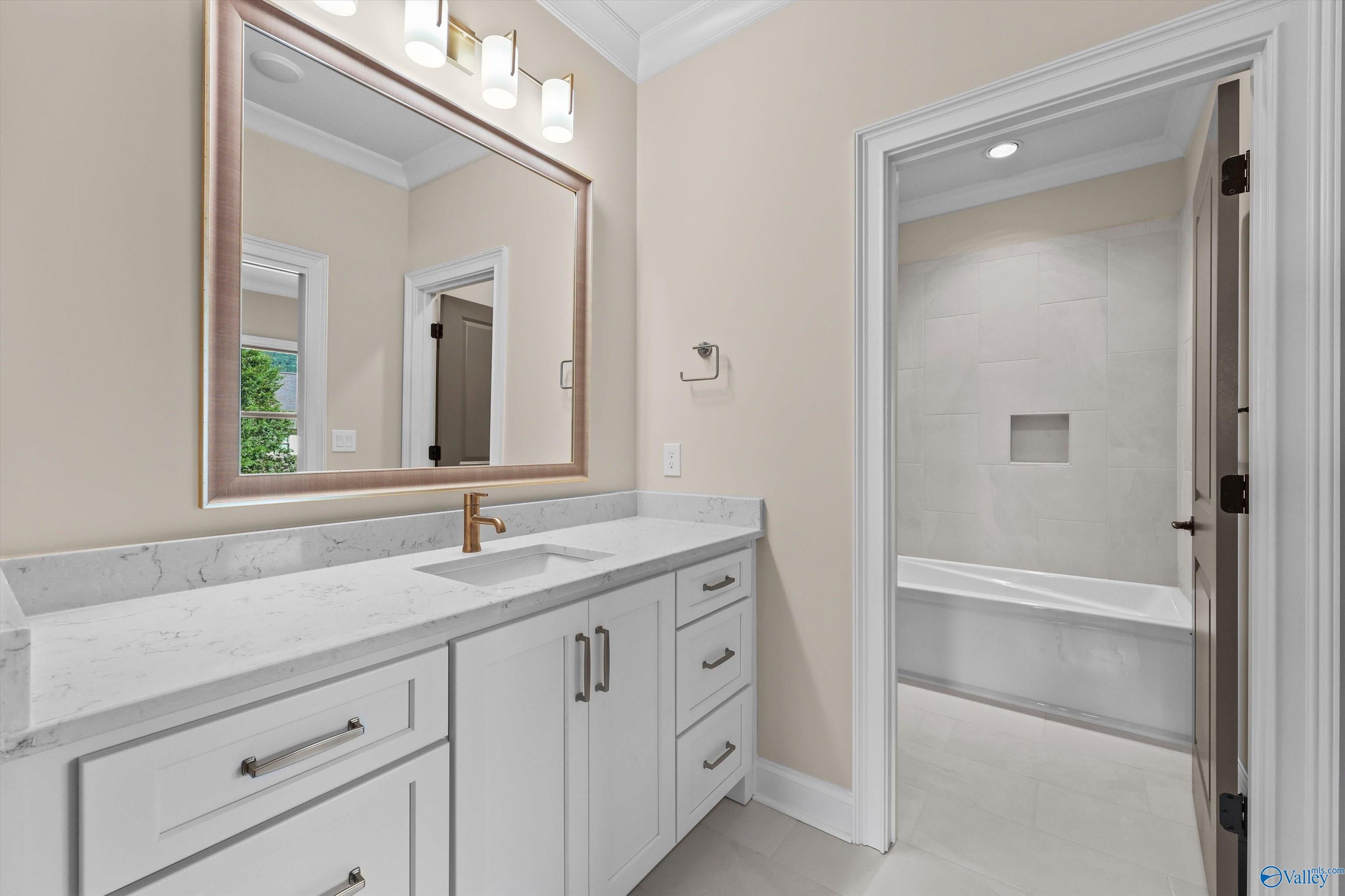 Gurley, Alabama, 35748, United States, 4 Bedrooms Bedrooms, ,4 BathroomsBathrooms,Residential,Active,1781606