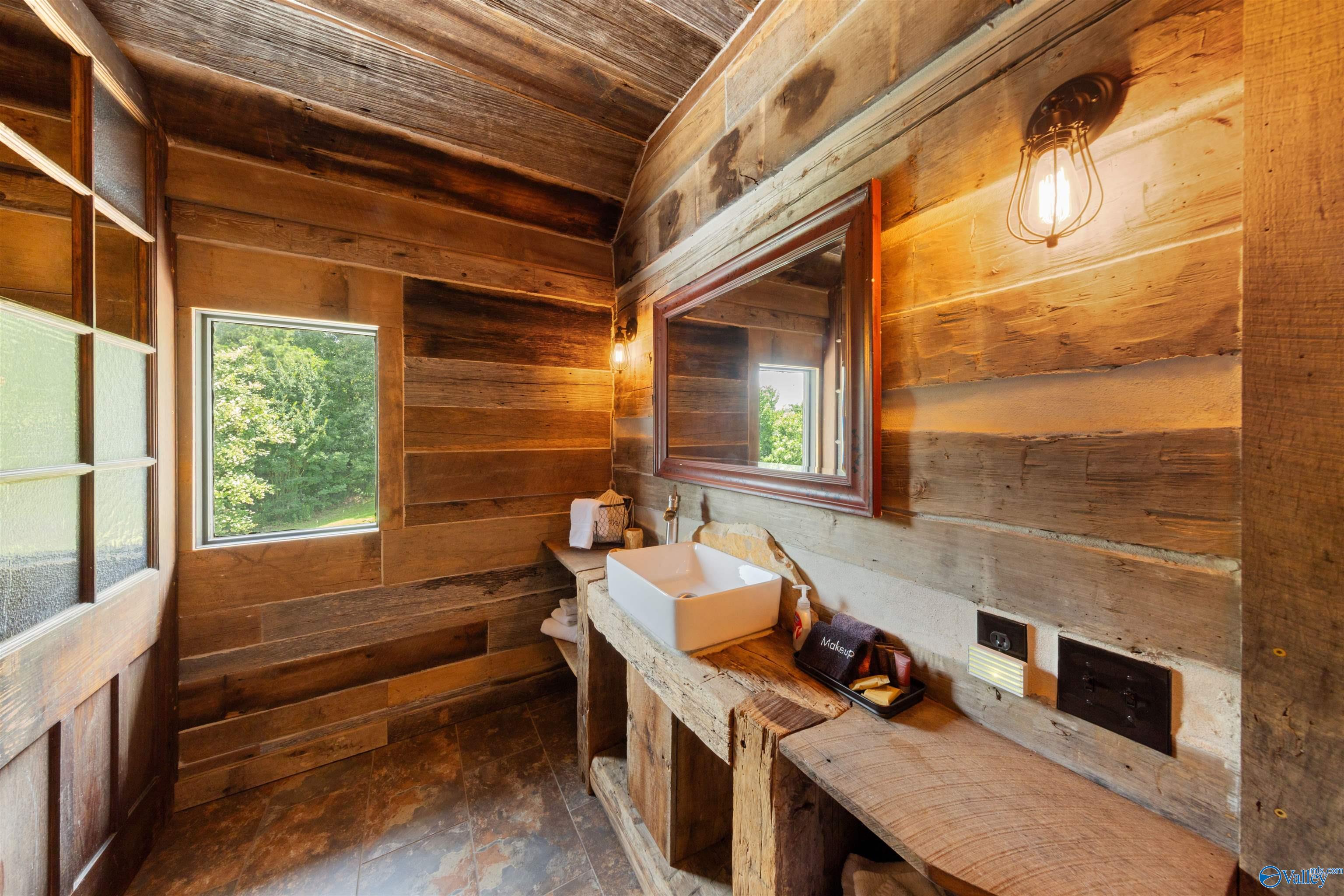 Langston, Alabama, 35755, United States, 5 Bedrooms Bedrooms, ,7 BathroomsBathrooms,Residential,Active,1953425