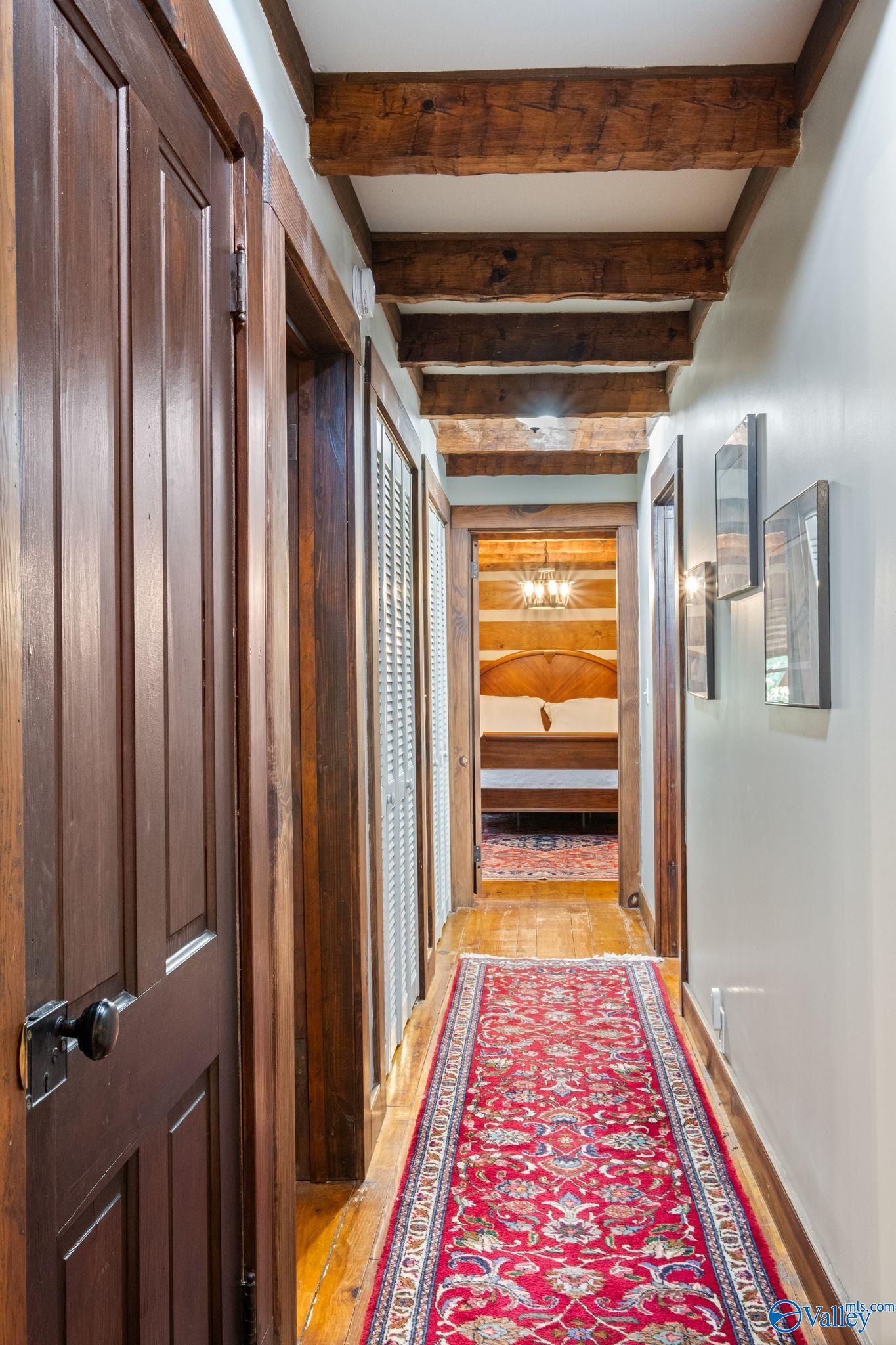 Guntersville, Alabama, 35976, United States, 5 Bedrooms Bedrooms, ,4 BathroomsBathrooms,Residential,Active,1880005