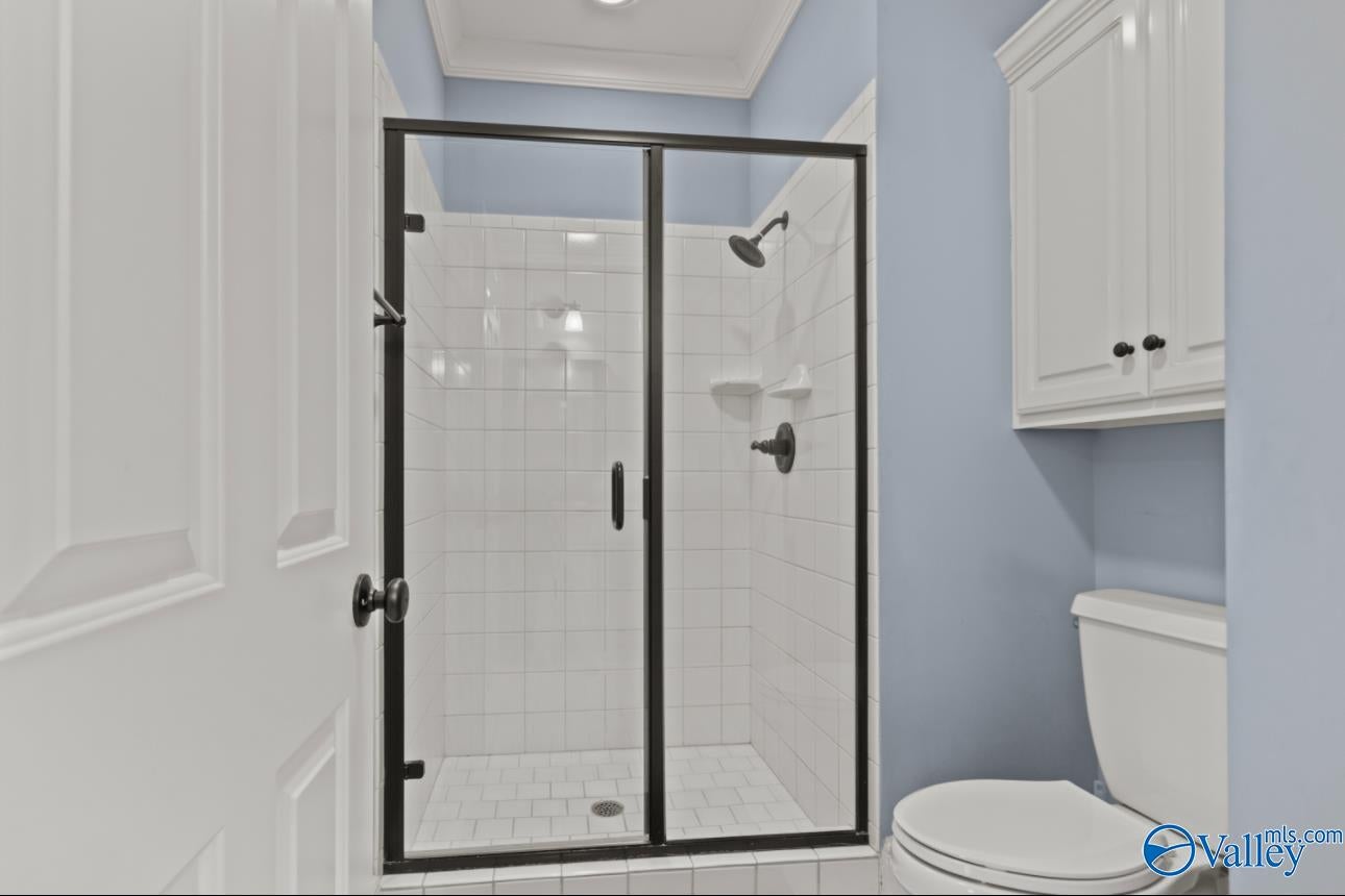 Decatur, Alabama, 35603, United States, 4 Bedrooms Bedrooms, ,5 BathroomsBathrooms,Residential,Active,2008258