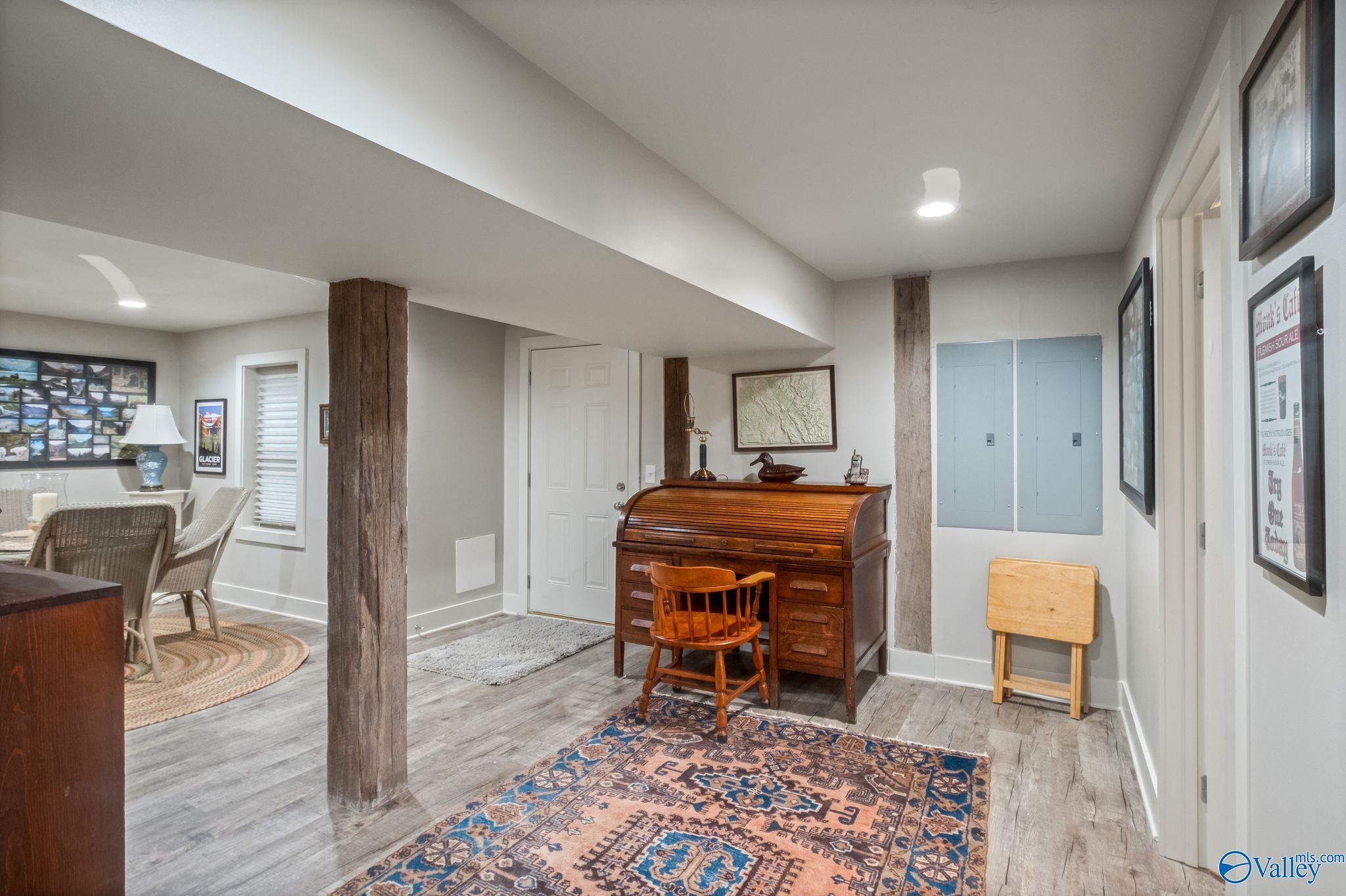 Guntersville, Alabama, 35976, United States, 5 Bedrooms Bedrooms, ,4 BathroomsBathrooms,Residential,Active,1880005