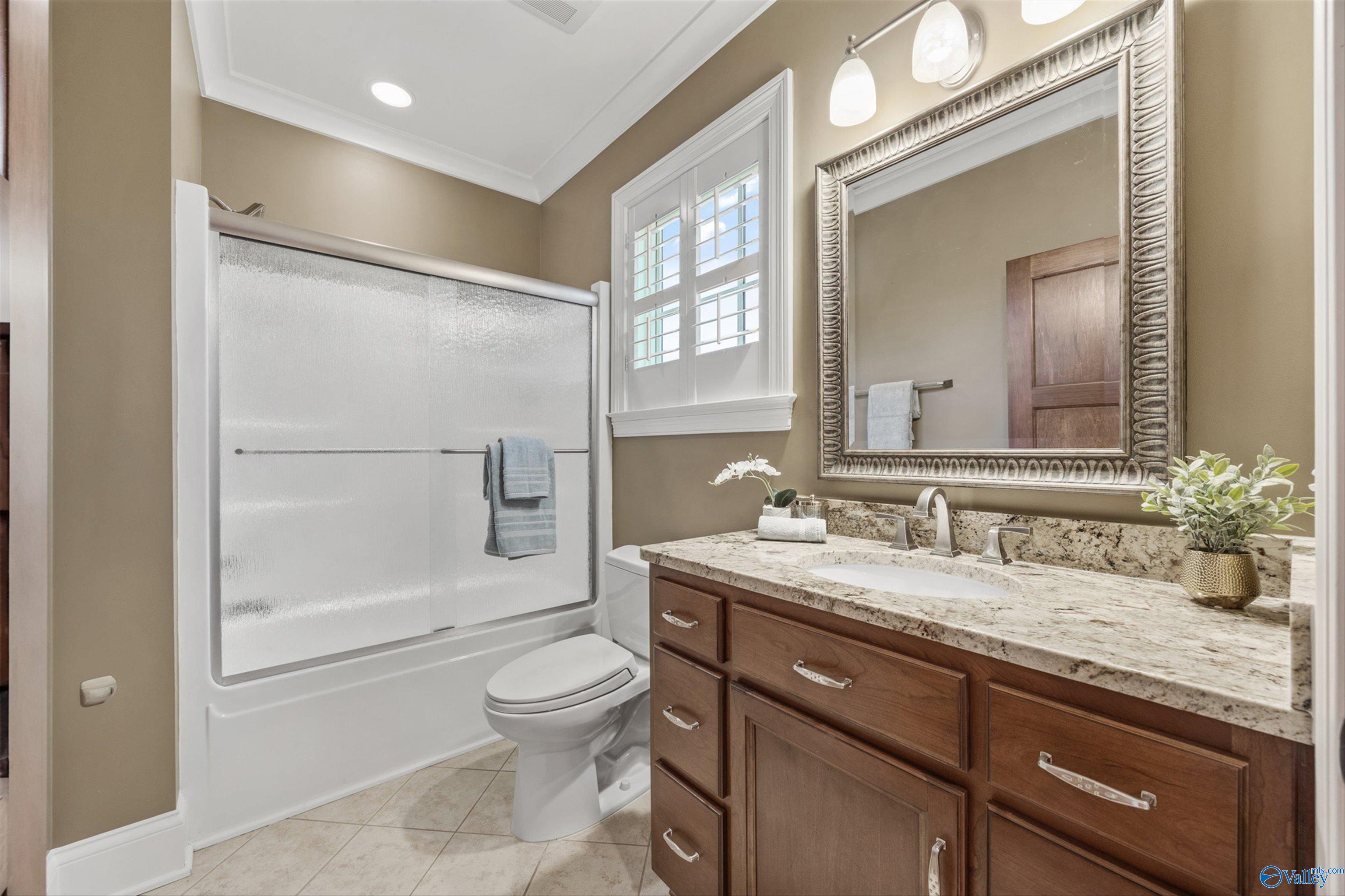 New Hope, Alabama, 35760, United States, 4 Bedrooms Bedrooms, ,5 BathroomsBathrooms,Residential,Active,1954007