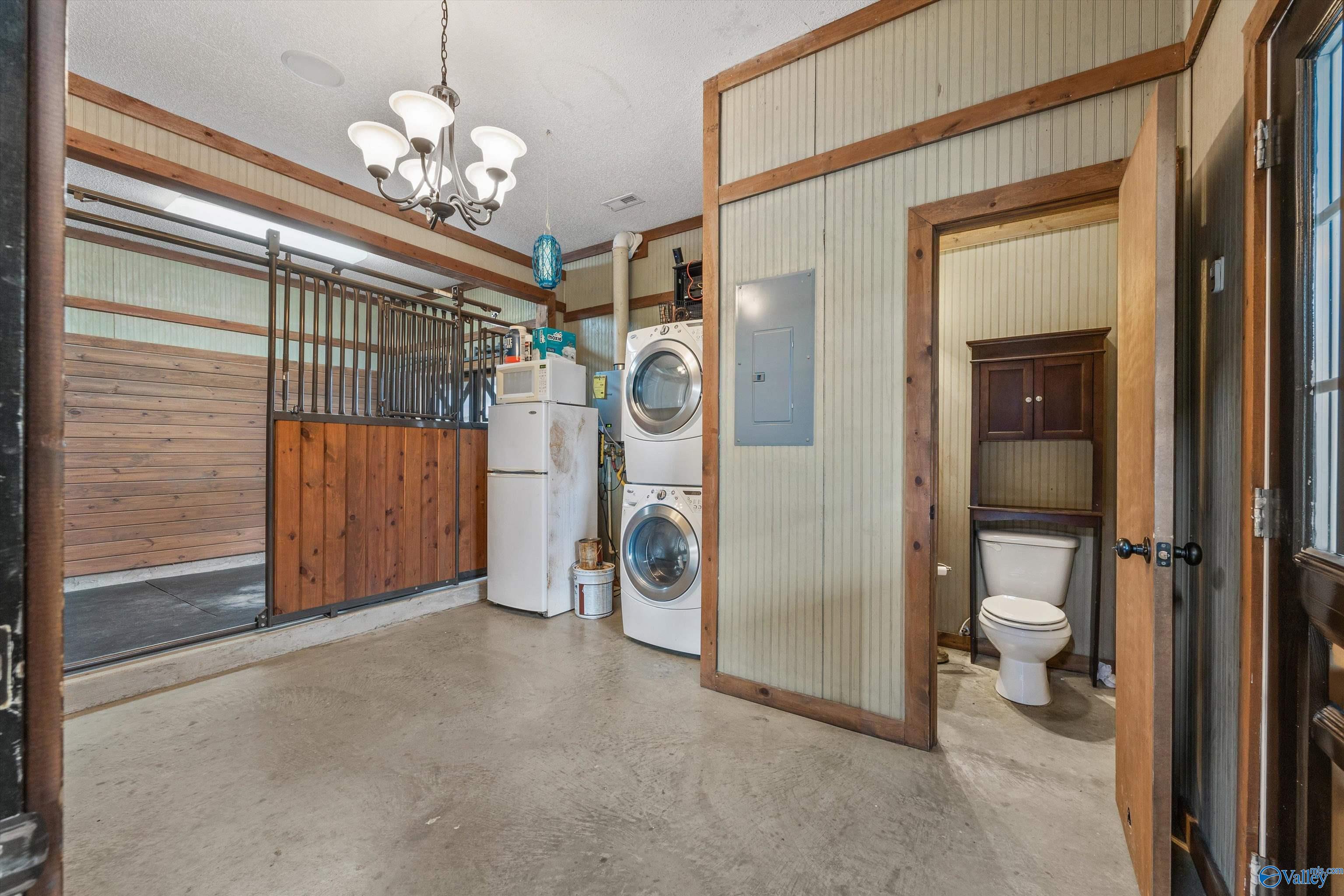 New Hope, Alabama, 35760, United States, 4 Bedrooms Bedrooms, ,5 BathroomsBathrooms,Residential,Active,1954007