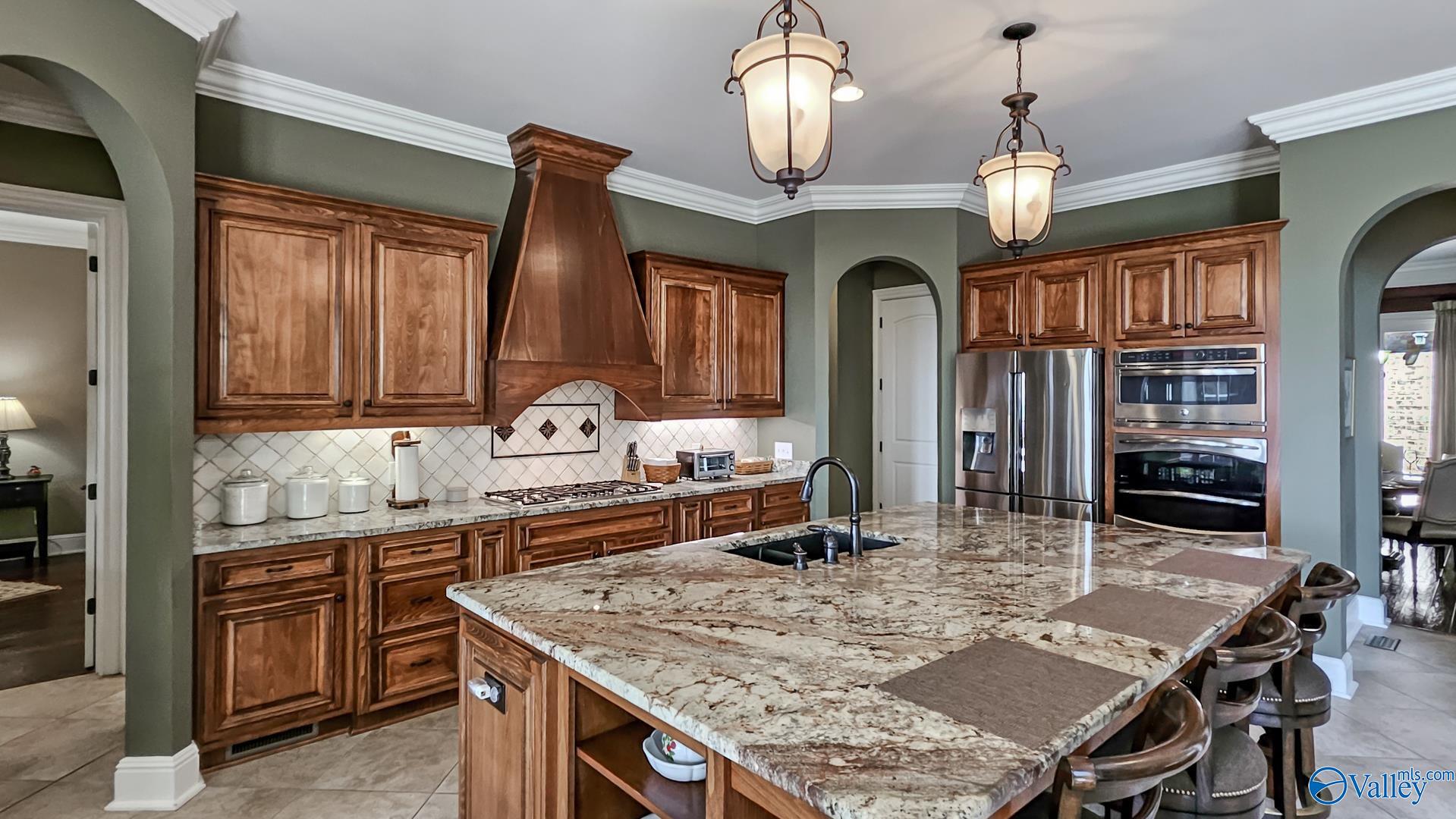 Gurley, Alabama, 35748, United States, 4 Bedrooms Bedrooms, ,6 BathroomsBathrooms,Residential,Active,1922517