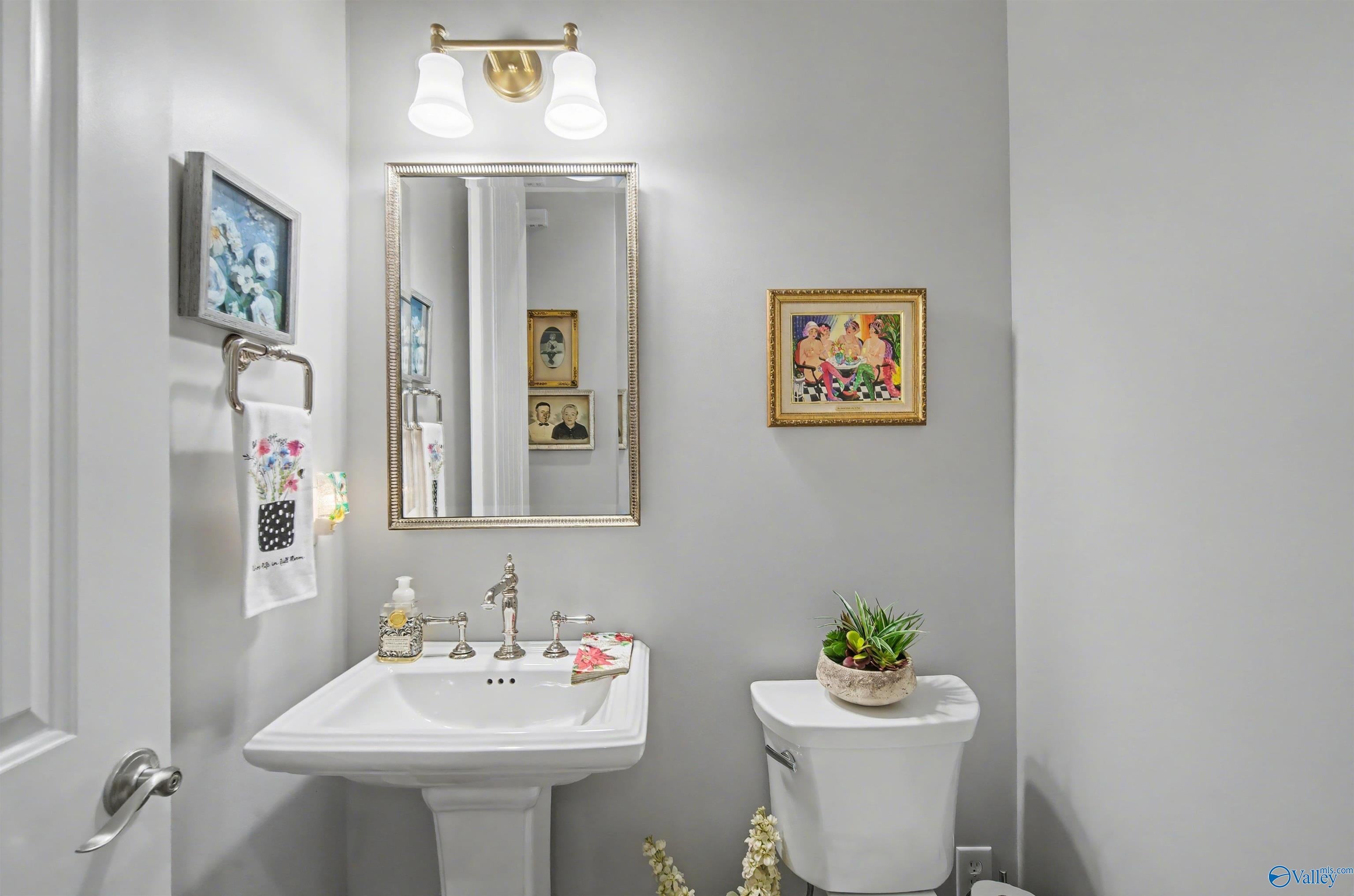 Guntersville, Alabama, 35976, United States, 3 Bedrooms Bedrooms, ,3 BathroomsBathrooms,Residential,Active,2011430