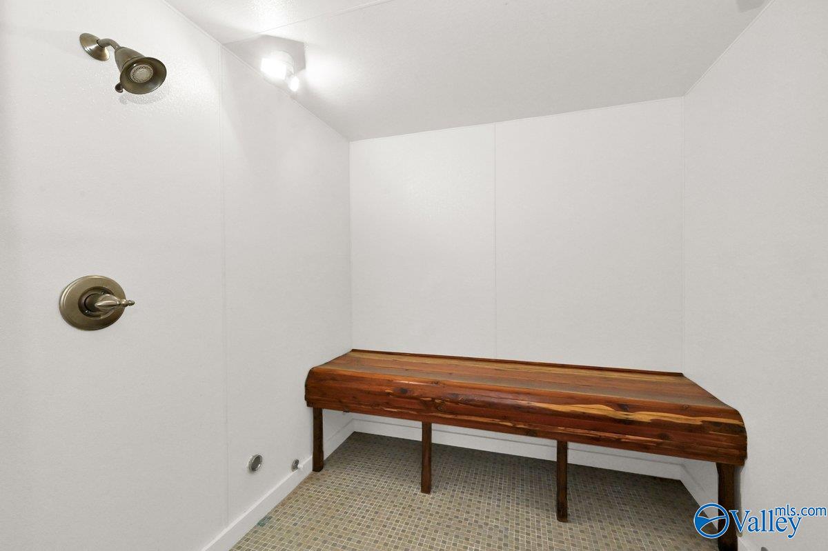 Rogersville, Alabama, 35652, United States, 6 Bedrooms Bedrooms, ,8 BathroomsBathrooms,Residential,Active,1996276