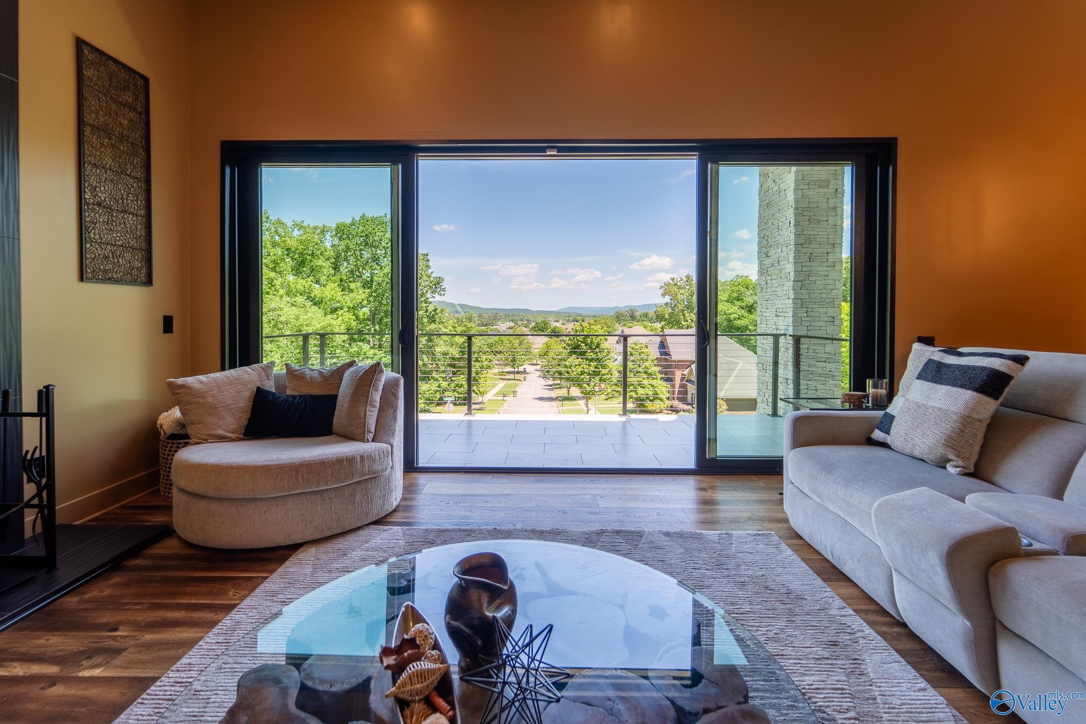 Huntsville, Alabama, 35803, United States, 4 Bedrooms Bedrooms, ,4 BathroomsBathrooms,Residential,Active,1996296