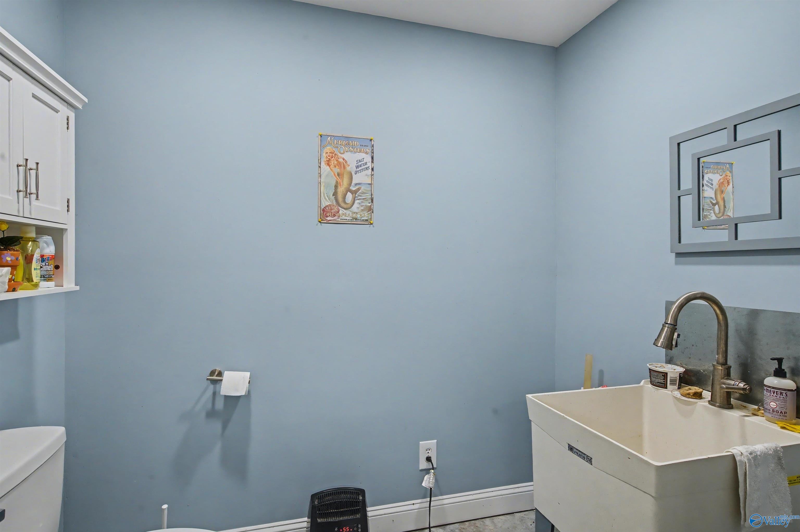 Guntersville, Alabama, 35976, United States, 3 Bedrooms Bedrooms, ,3 BathroomsBathrooms,Residential,Active,2011430