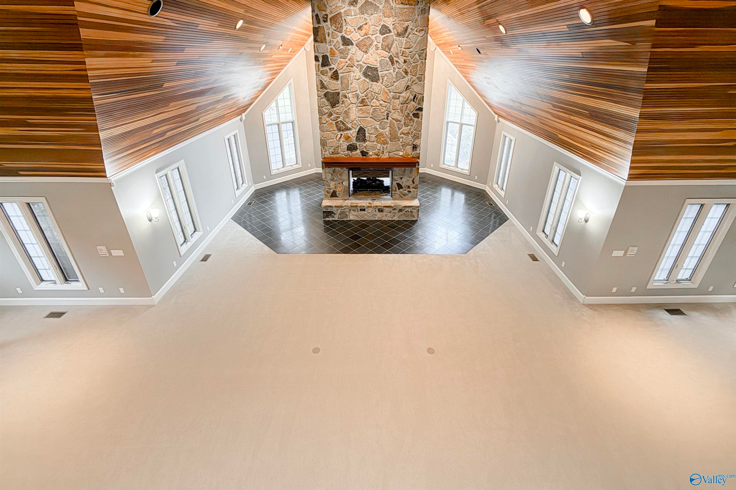 Decatur, Alabama, 35603, United States, 5 Bedrooms Bedrooms, ,5 BathroomsBathrooms,Residential,Active,1972133