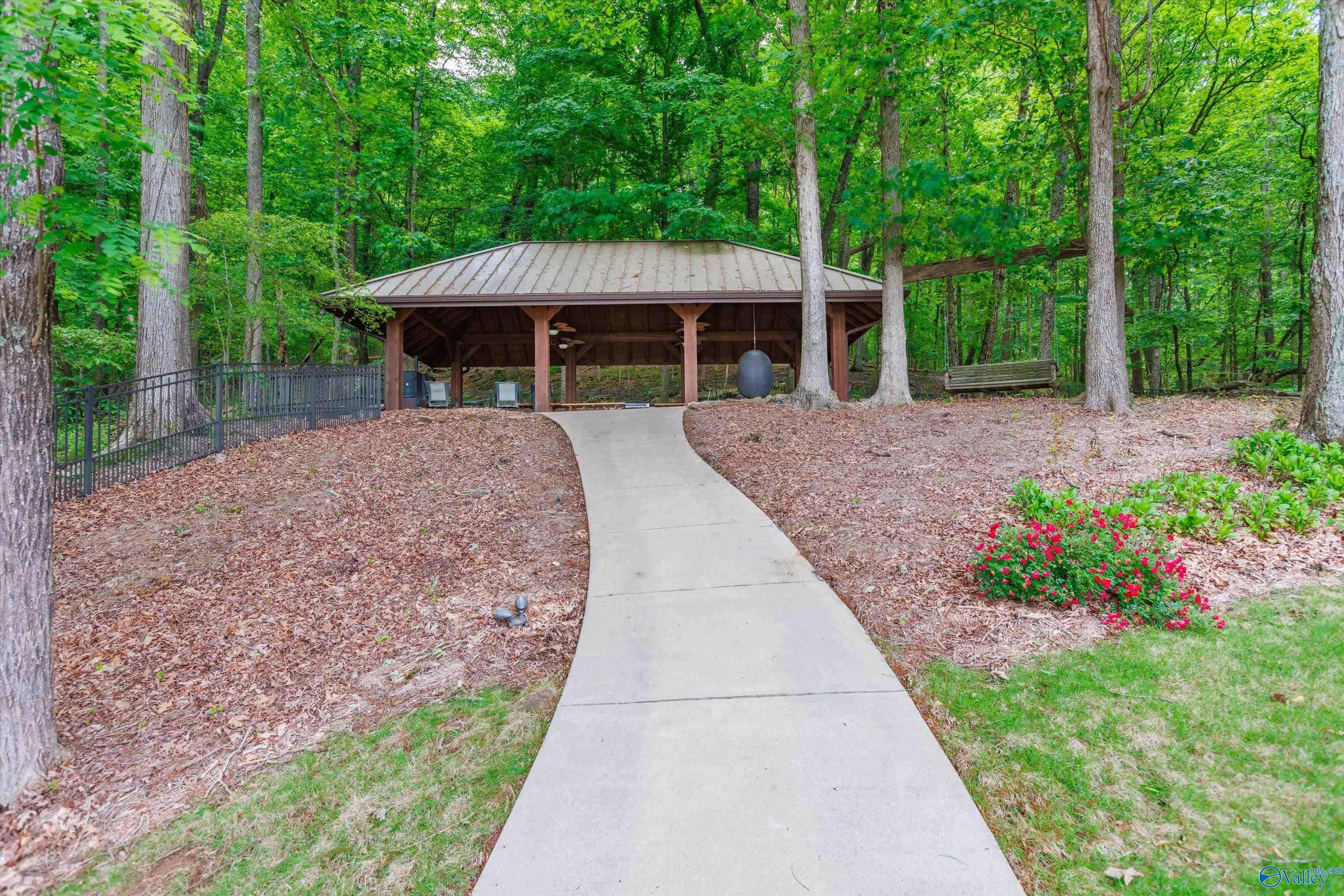 Huntsville, Alabama, 35801, United States, ,8 BathroomsBathrooms,Residential,Active,1832329