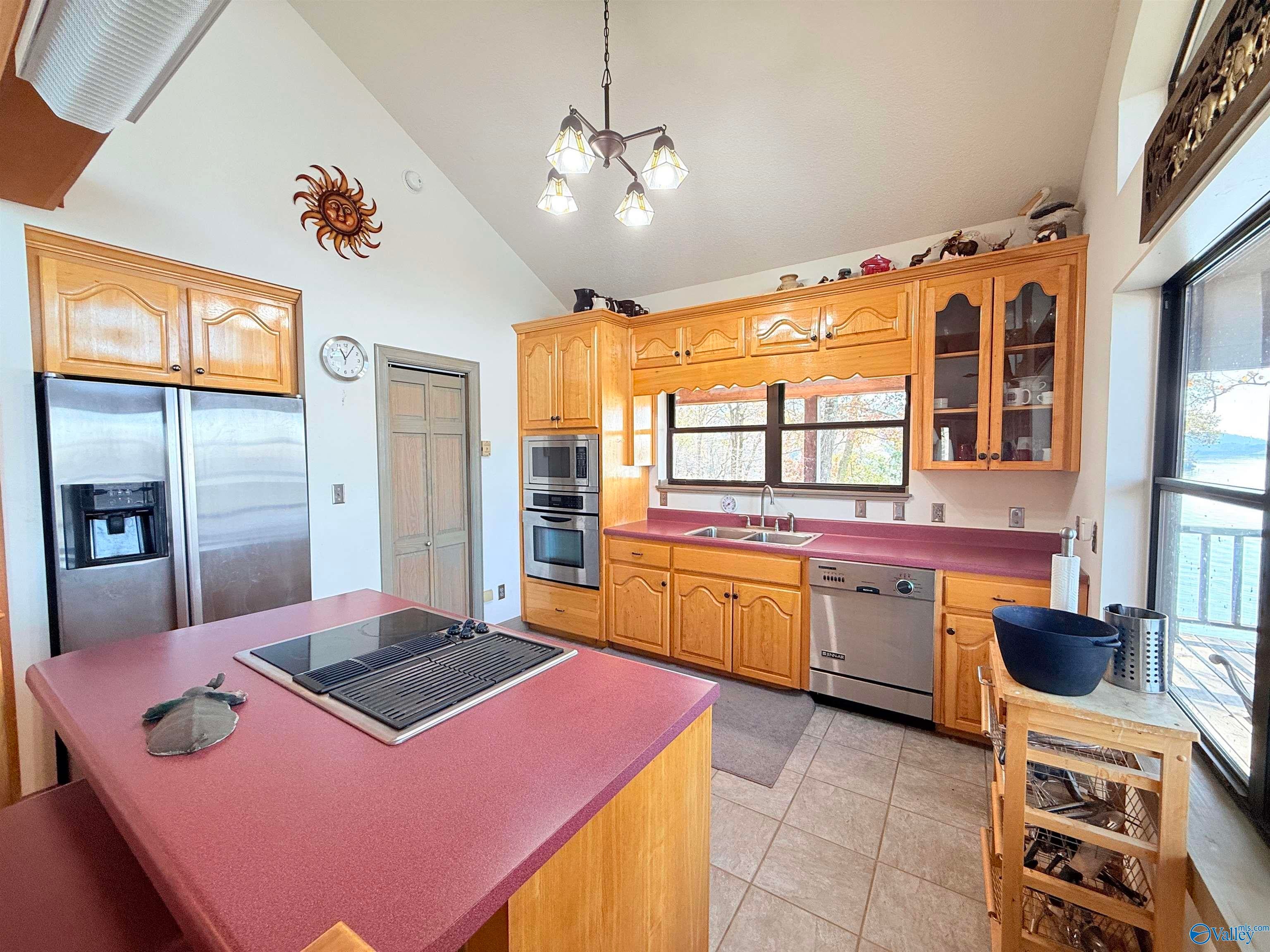 Ohatchee, Alabama, 36271, United States, 3 Bedrooms Bedrooms, ,4 BathroomsBathrooms,Residential,Active,2007316