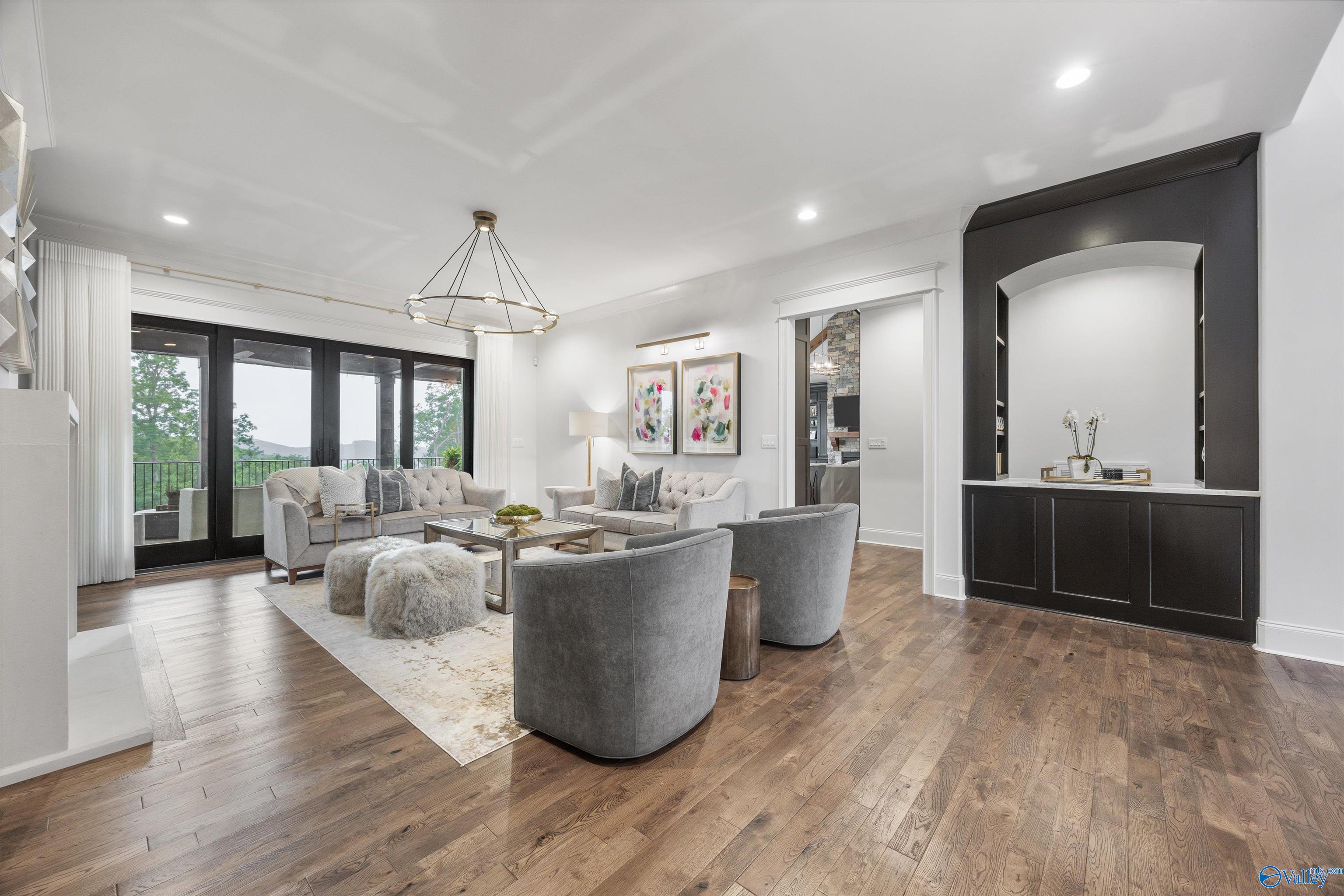 Owens Cross Roads, Alabama, 35763, United States, ,7 BathroomsBathrooms,Residential,Active,1799402