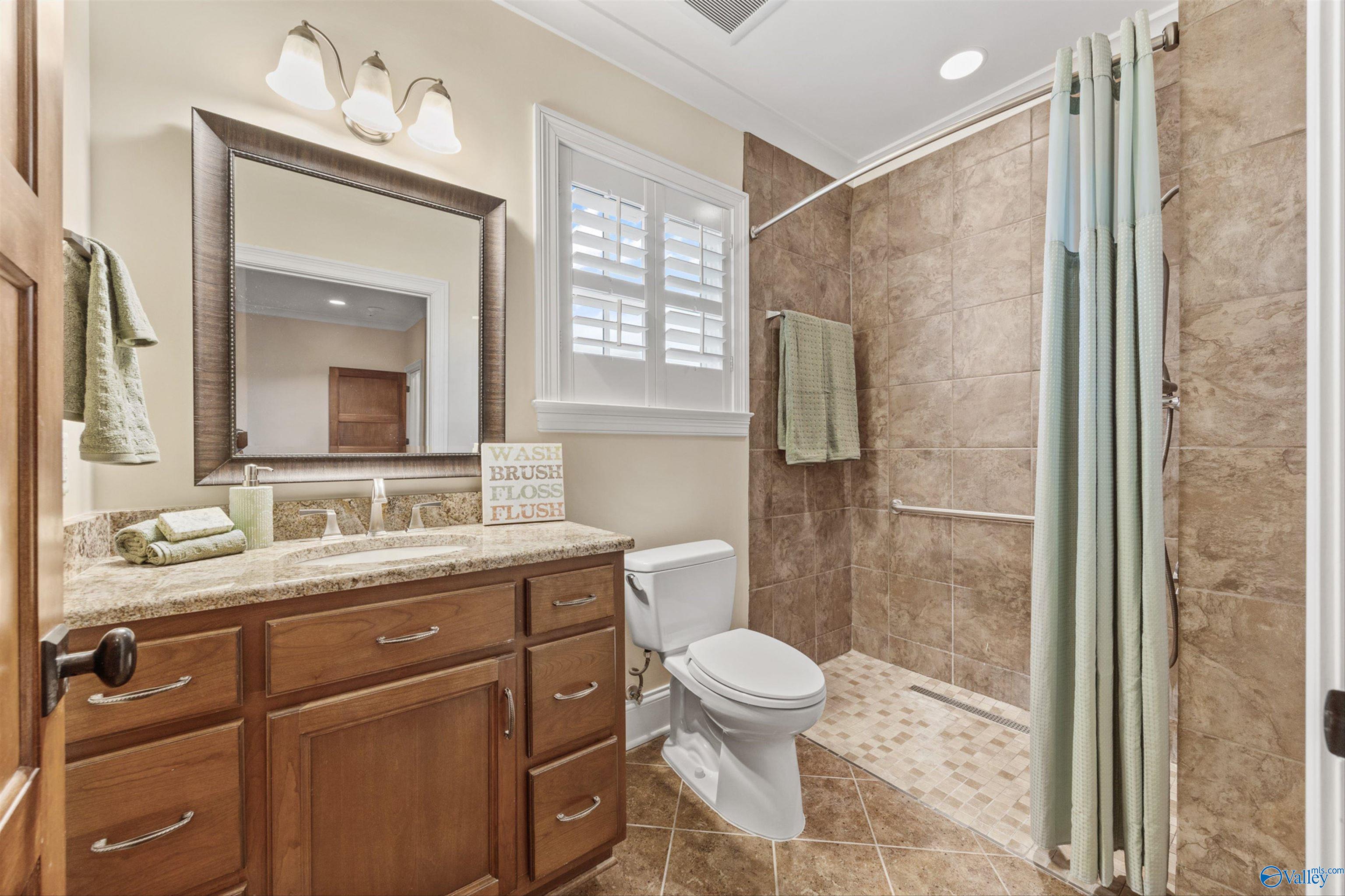 New Hope, Alabama, 35760, United States, 4 Bedrooms Bedrooms, ,5 BathroomsBathrooms,Residential,Active,1954007