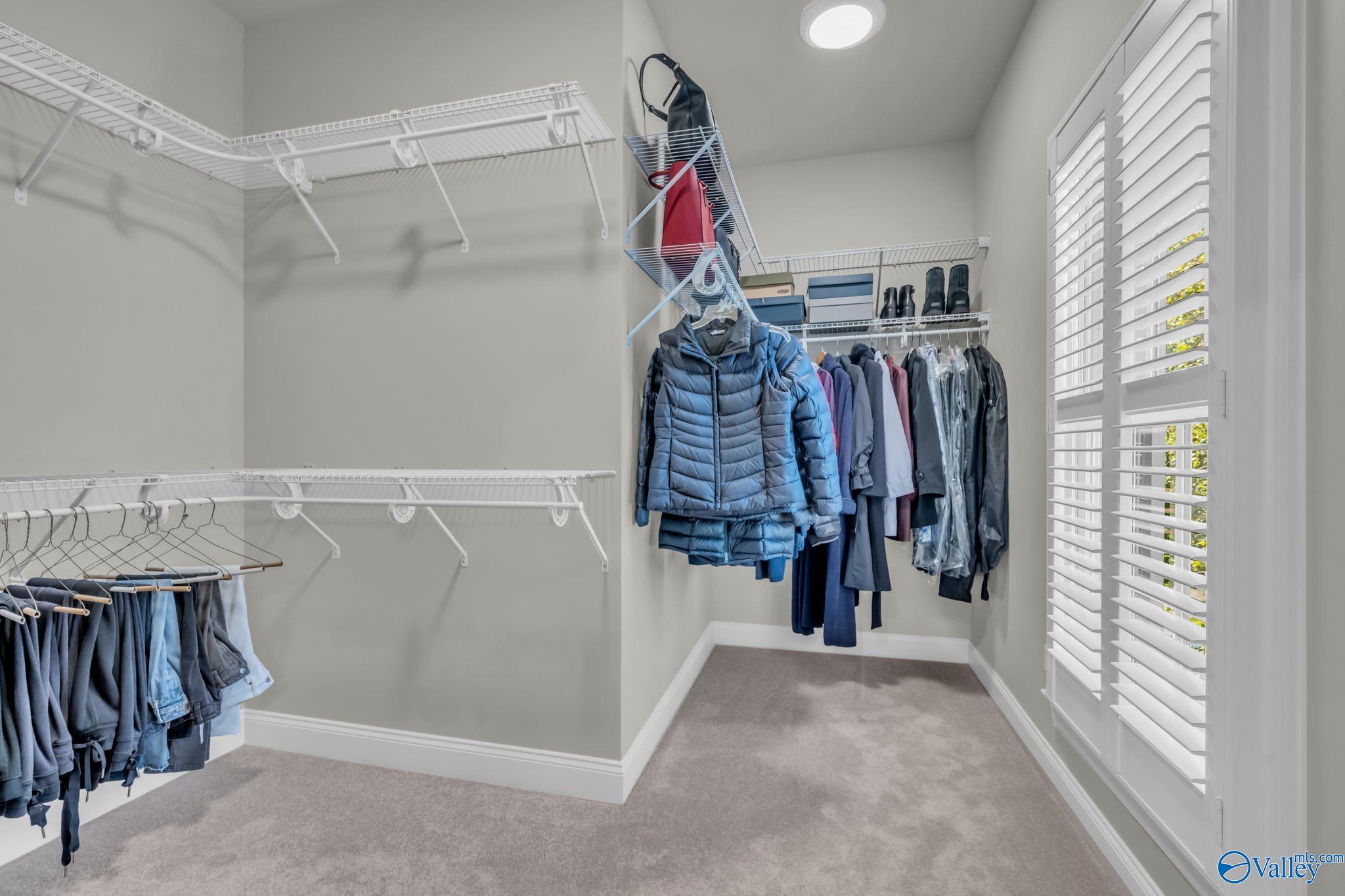 Huntsville, Alabama, 35806, United States, 4 Bedrooms Bedrooms, ,5 BathroomsBathrooms,Residential,Active,1985848