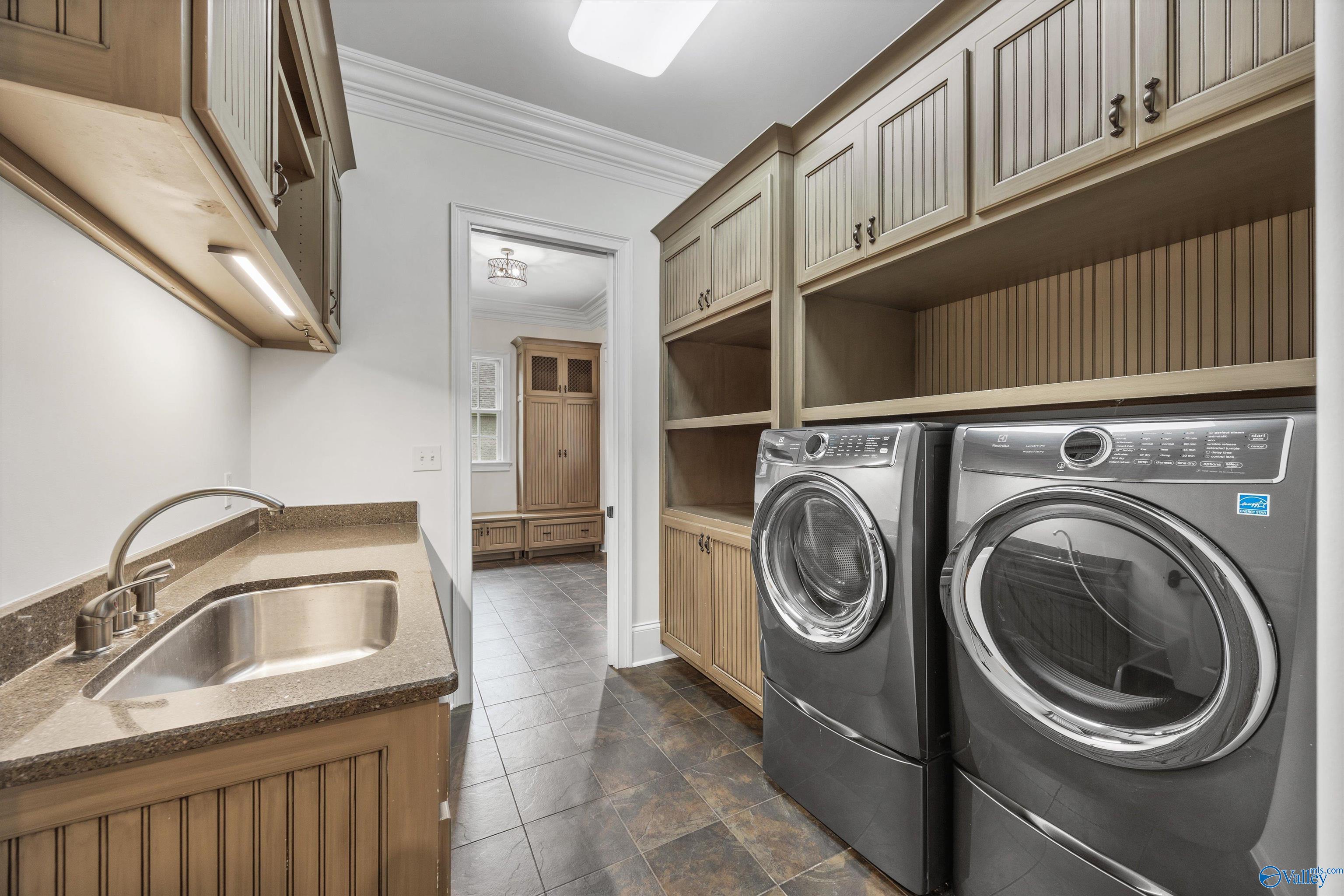 Gurley, Alabama, 35748, United States, 4 Bedrooms Bedrooms, ,5 BathroomsBathrooms,Residential,Active,1909111