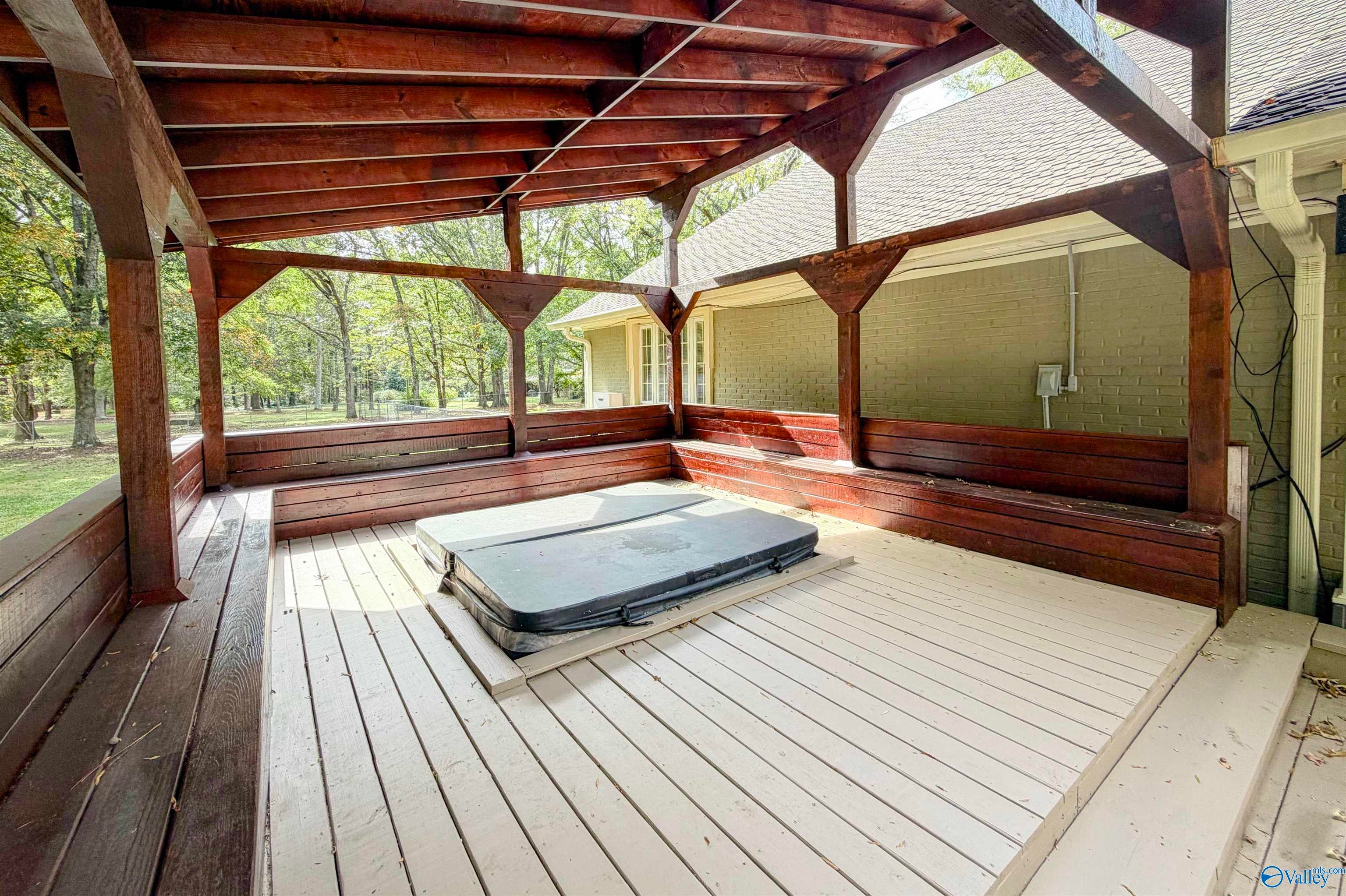 Decatur, Alabama, 35603, United States, 5 Bedrooms Bedrooms, ,5 BathroomsBathrooms,Residential,Active,1972133