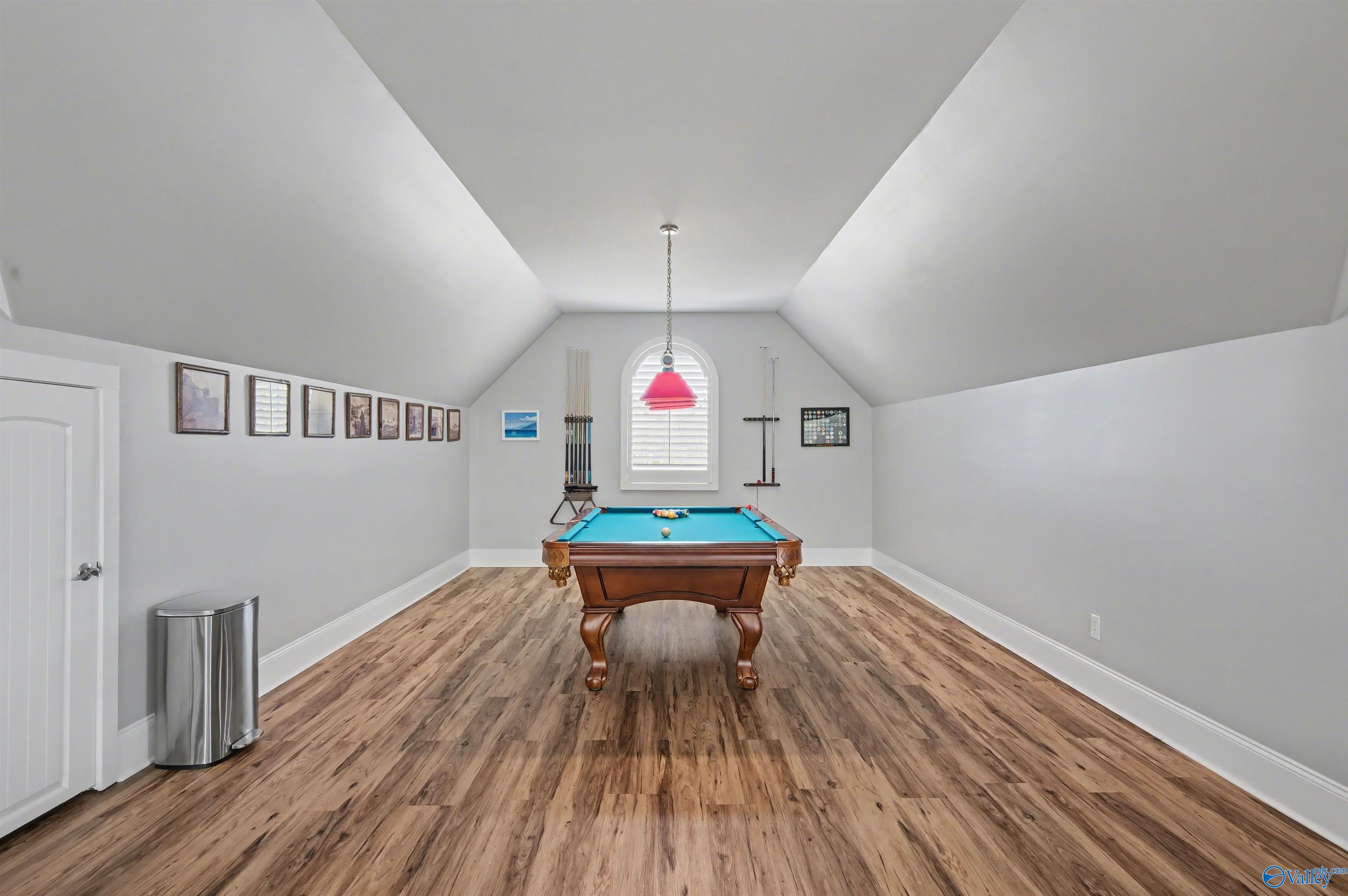 Guntersville, Alabama, 35976, United States, 3 Bedrooms Bedrooms, ,3 BathroomsBathrooms,Residential,Active,2011430