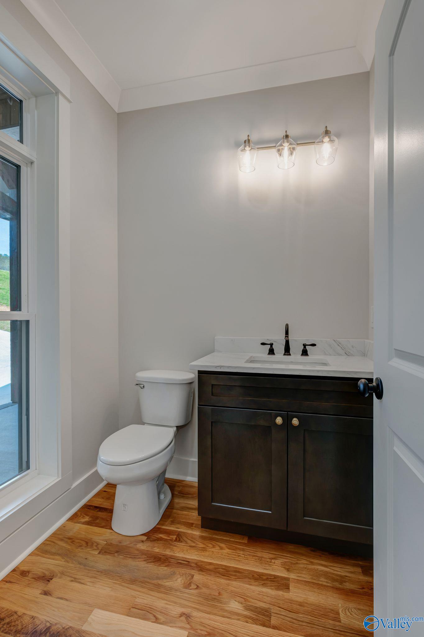 Guntersville, Alabama, 35976, United States, ,4 BathroomsBathrooms,Residential,Active,1702827