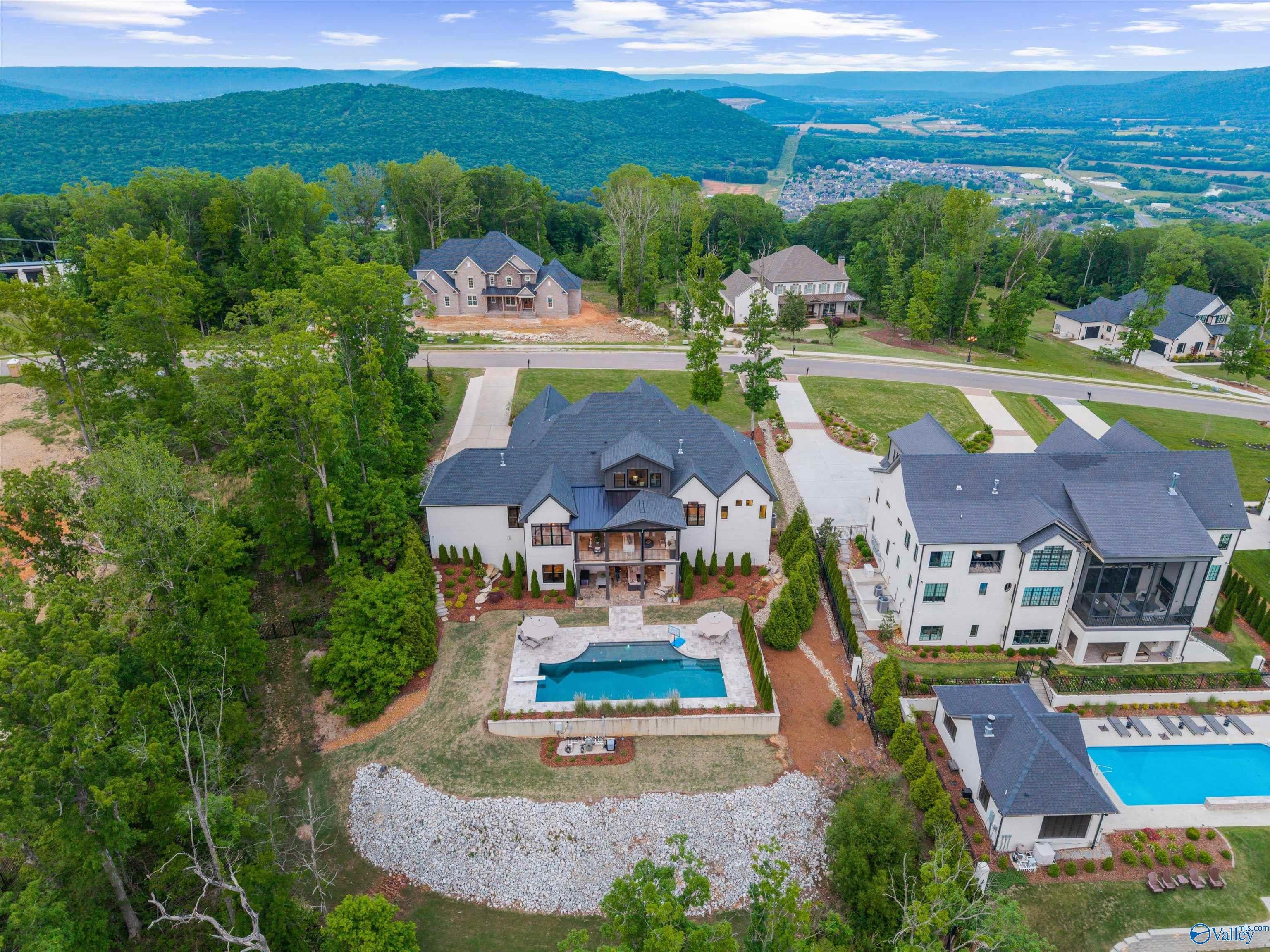 Owens Cross Roads, Alabama, 35763, United States, ,7 BathroomsBathrooms,Residential,Active,1799402