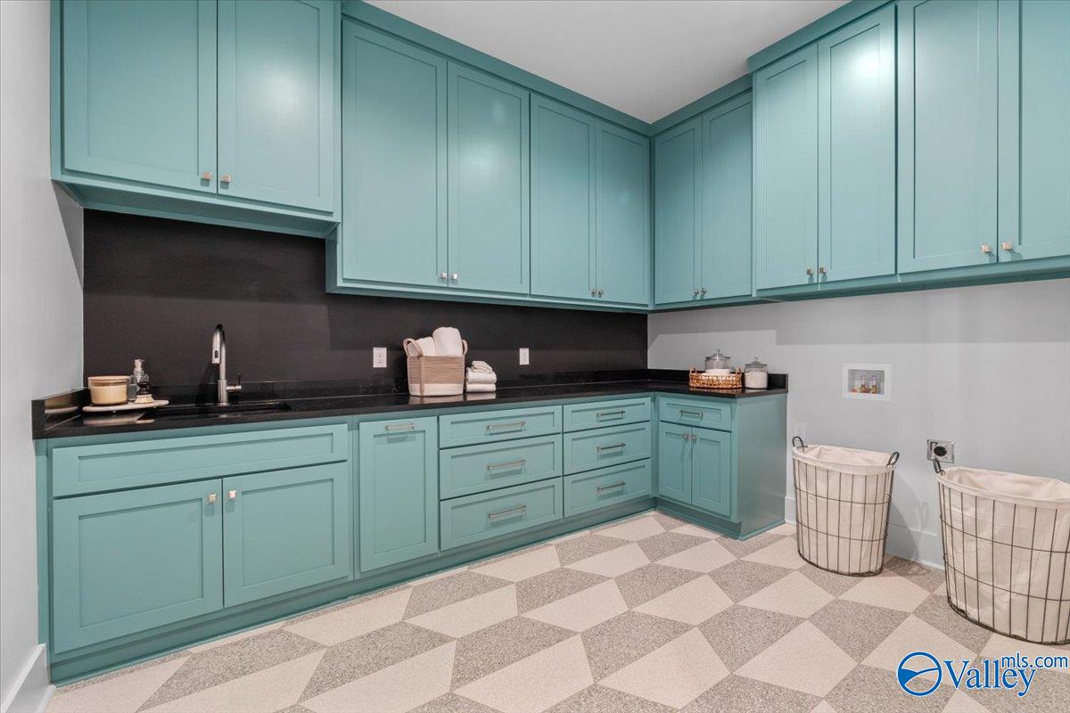 Owens Cross Roads, Alabama, 35763, United States, ,7 BathroomsBathrooms,Residential,Active,1718534