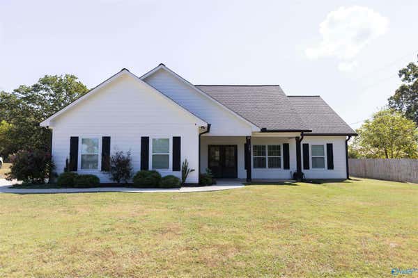 587 HANCOCK DR E, SCOTTSBORO, AL 35769 - Image 1