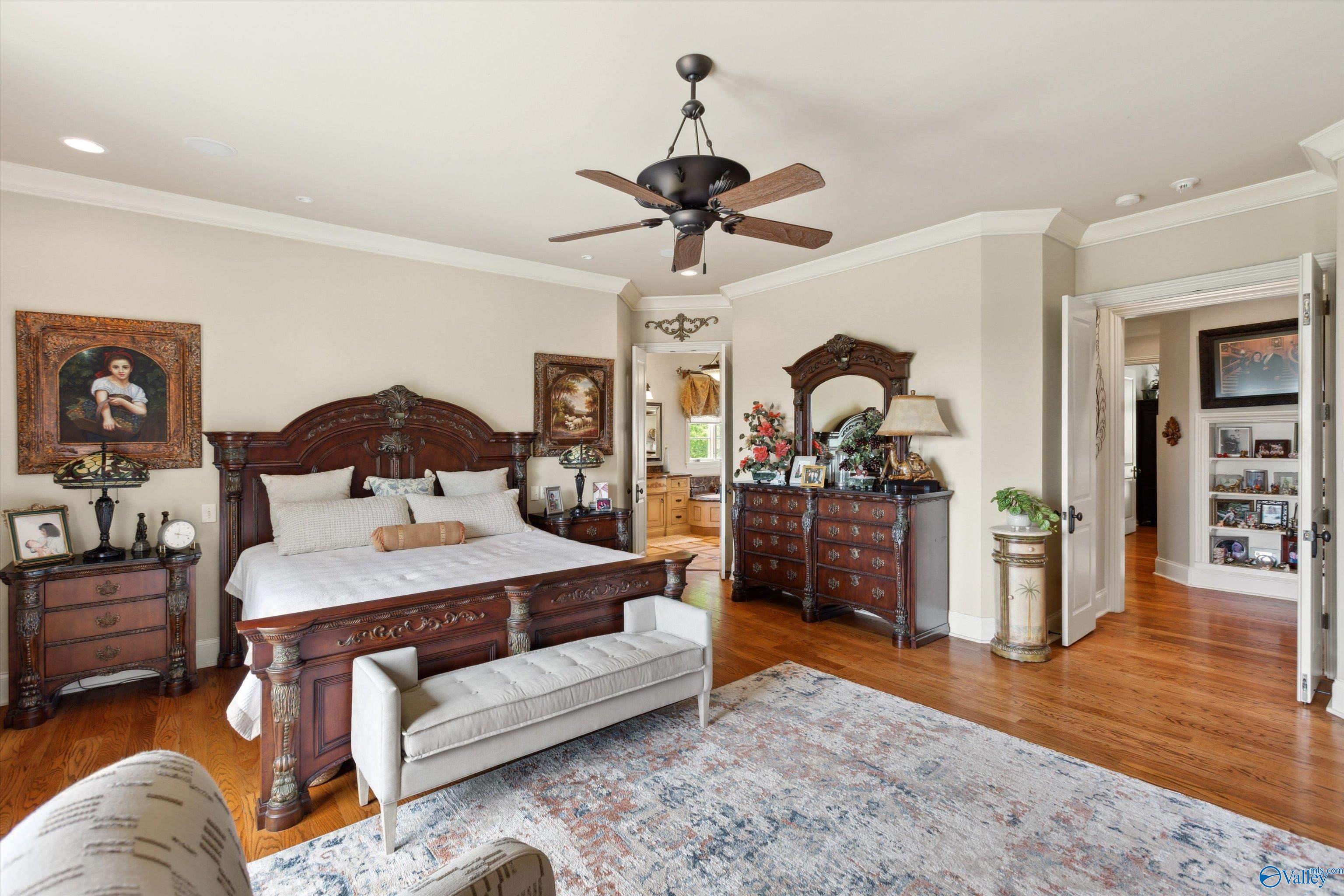 Huntsville, Alabama, 35801, United States, ,8 BathroomsBathrooms,Residential,Active,1832329