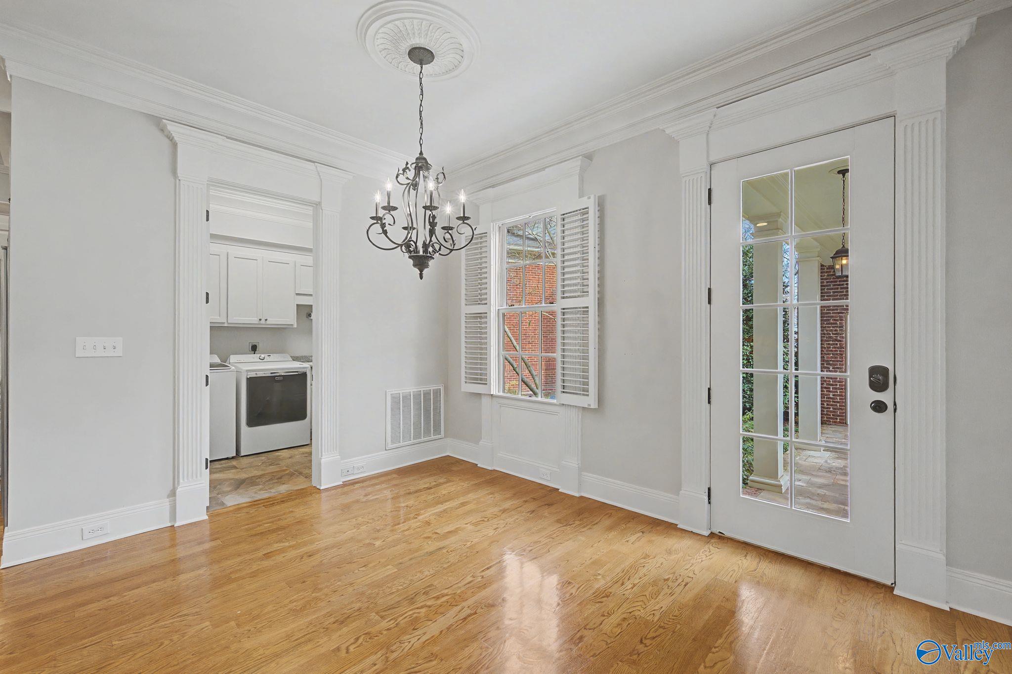 Huntsville, Alabama, 35806, United States, 4 Bedrooms Bedrooms, ,4 BathroomsBathrooms,Residential,Active,2012926