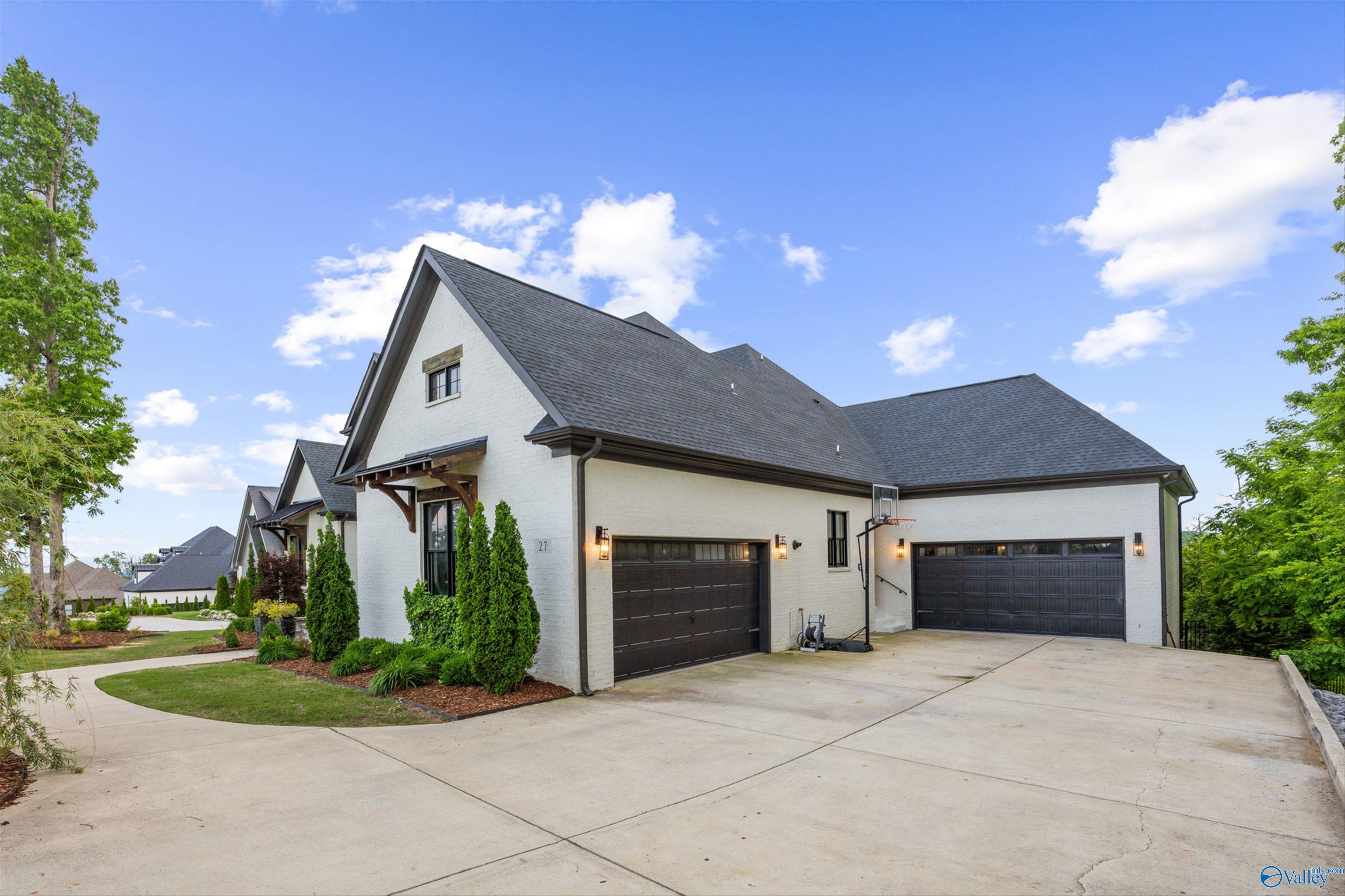 Owens Cross Roads, Alabama, 35763, United States, ,7 BathroomsBathrooms,Residential,Active,1799402