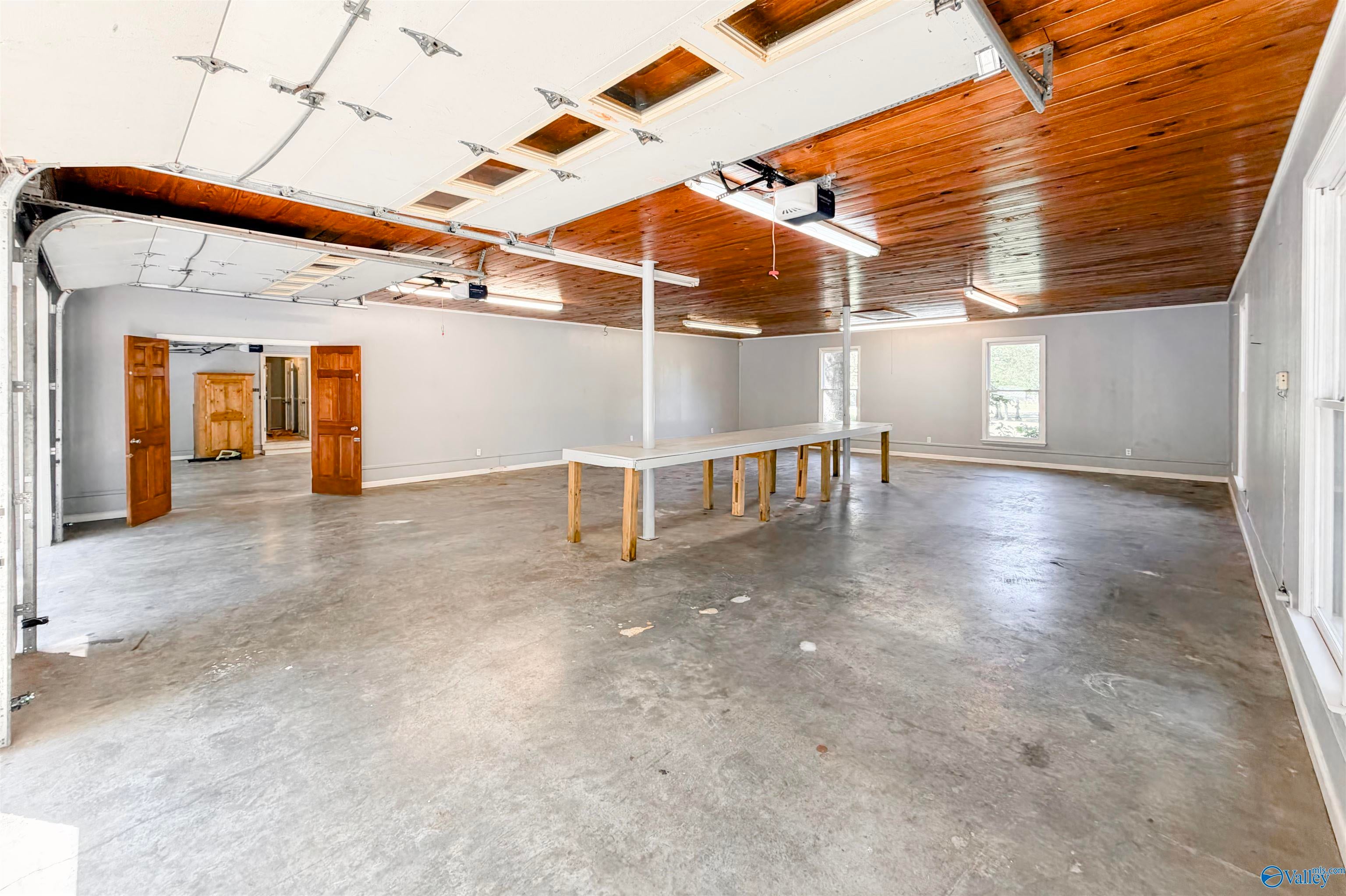 Decatur, Alabama, 35603, United States, 5 Bedrooms Bedrooms, ,5 BathroomsBathrooms,Residential,Active,1972133