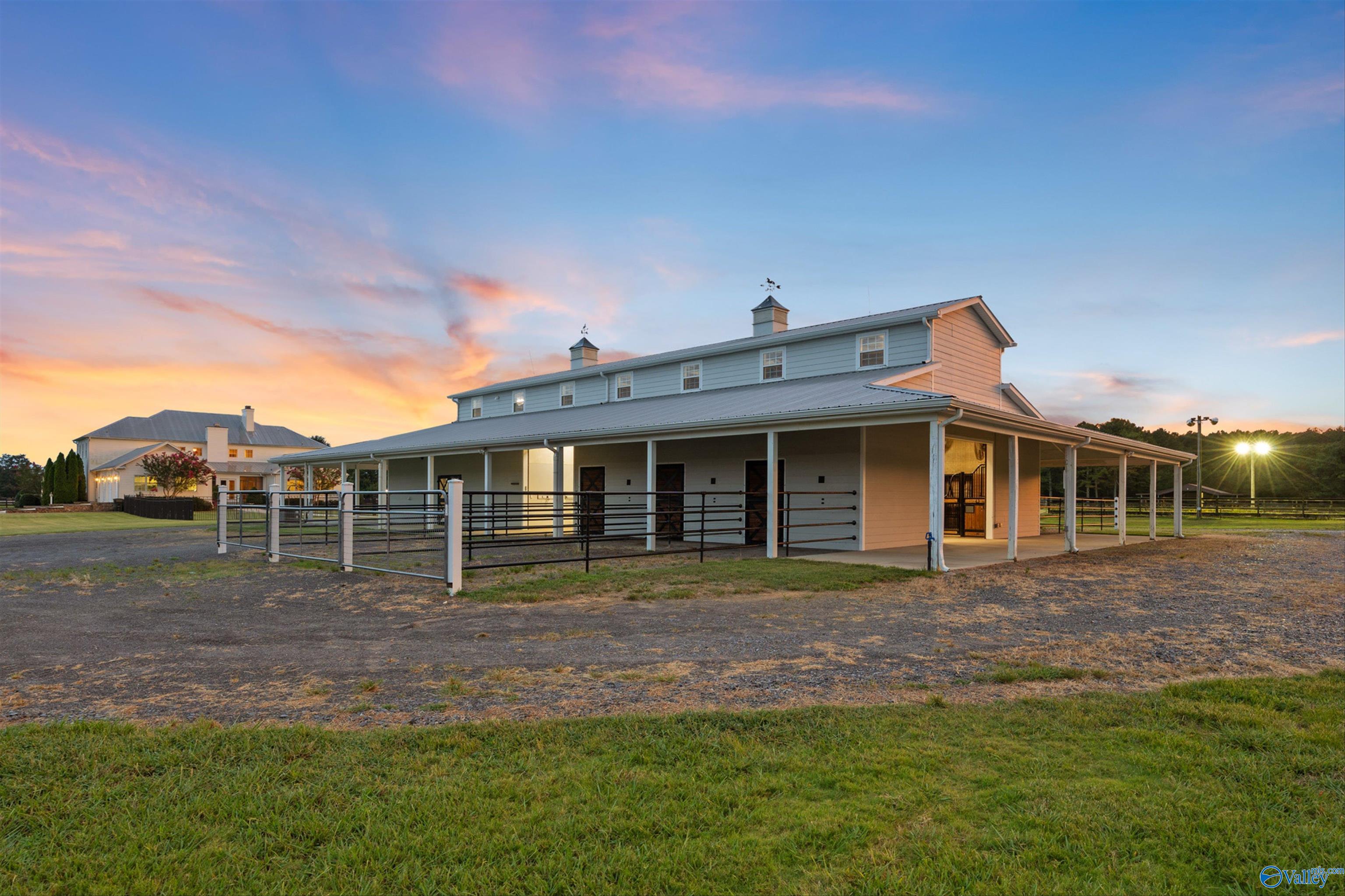 New Hope, Alabama, 35760, United States, 4 Bedrooms Bedrooms, ,5 BathroomsBathrooms,Residential,Active,1954007