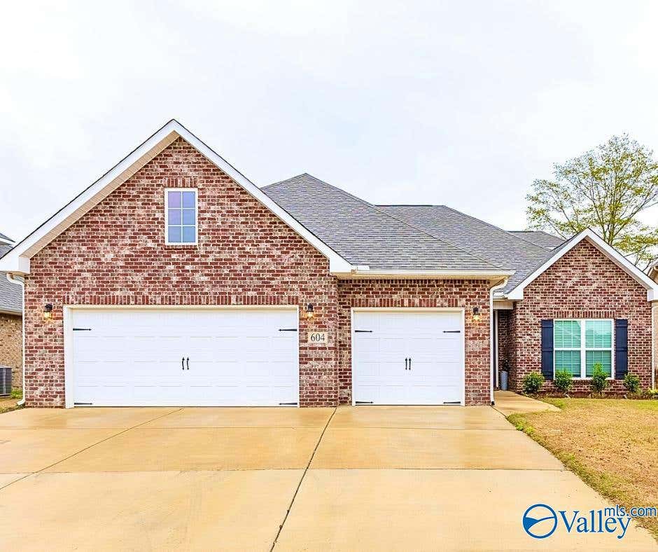 604 RONNIE DR SE, HARTSELLE, AL 35640, photo 1 of 22