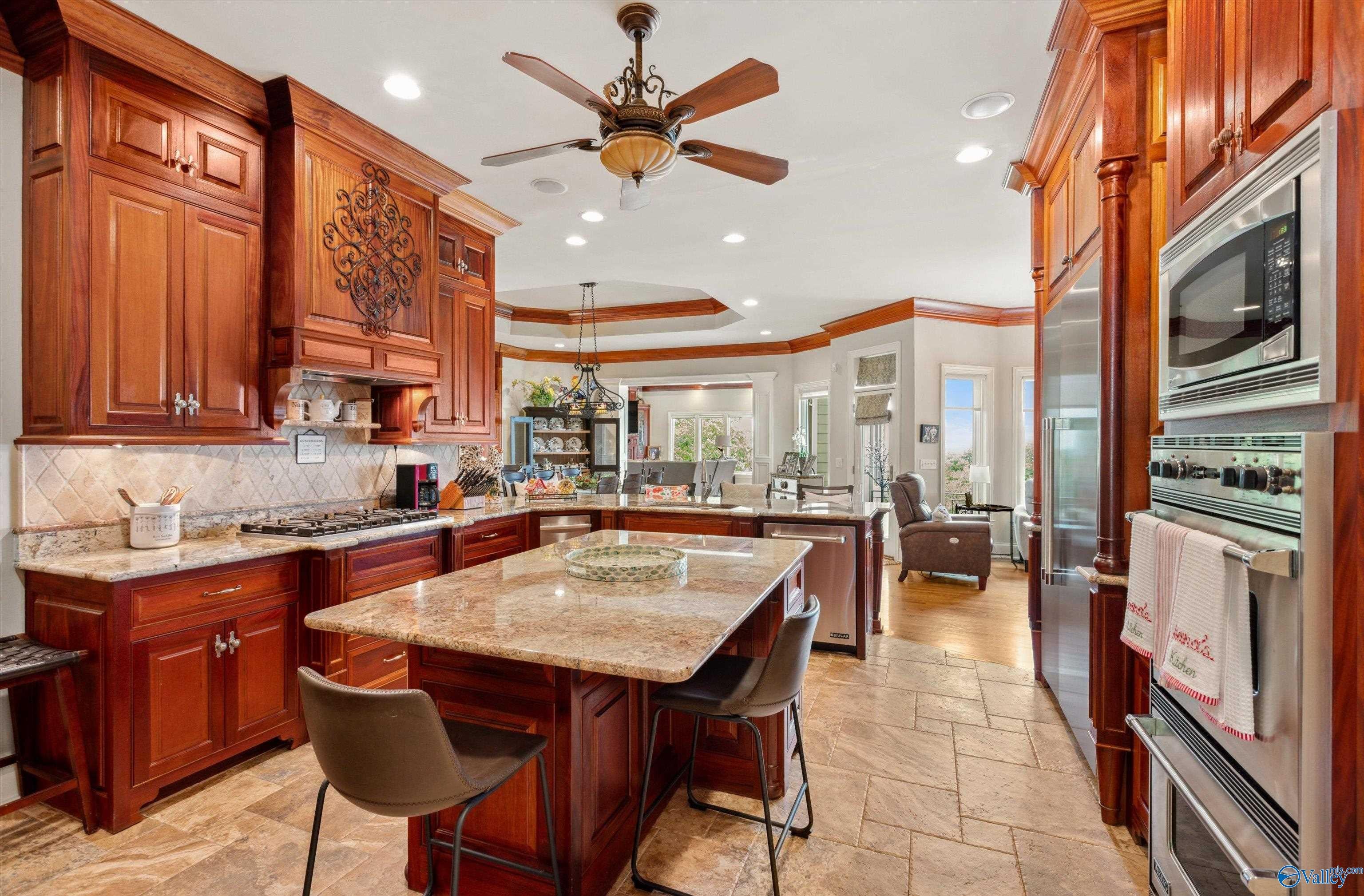 Huntsville, Alabama, 35801, United States, ,8 BathroomsBathrooms,Residential,Active,1832329