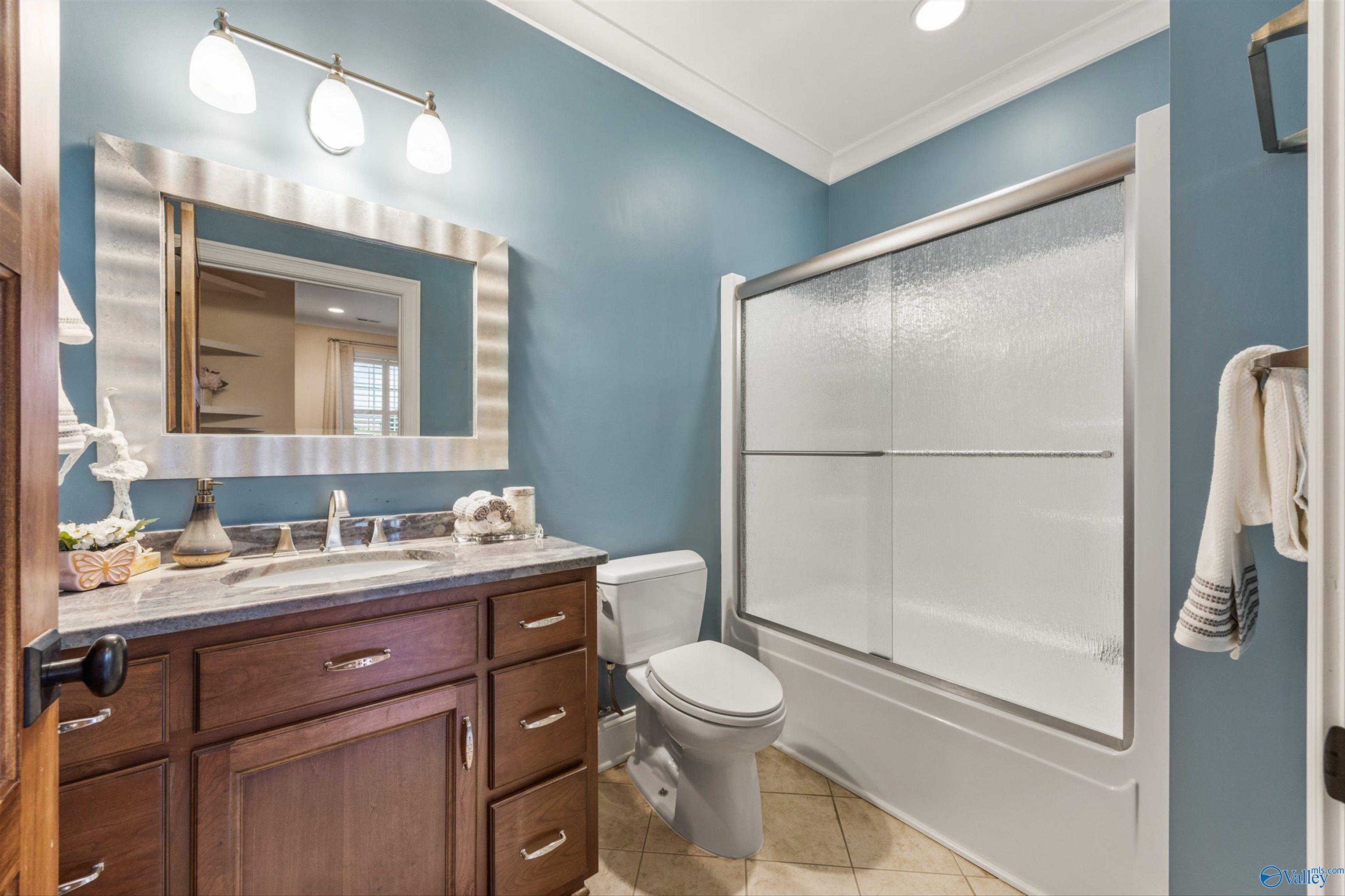 New Hope, Alabama, 35760, United States, 4 Bedrooms Bedrooms, ,5 BathroomsBathrooms,Residential,Active,1954007